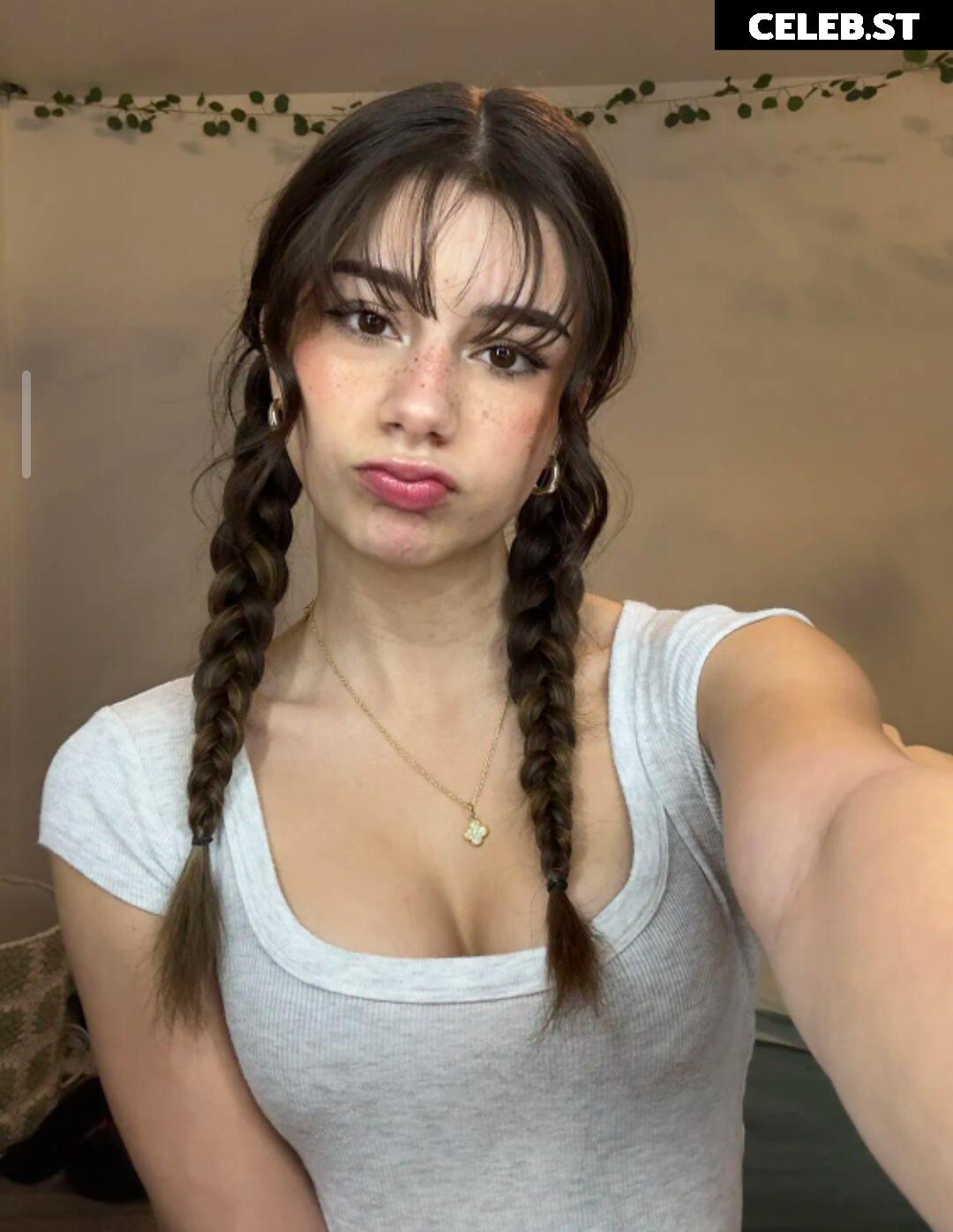 Mikayla Campinos Image 3074168