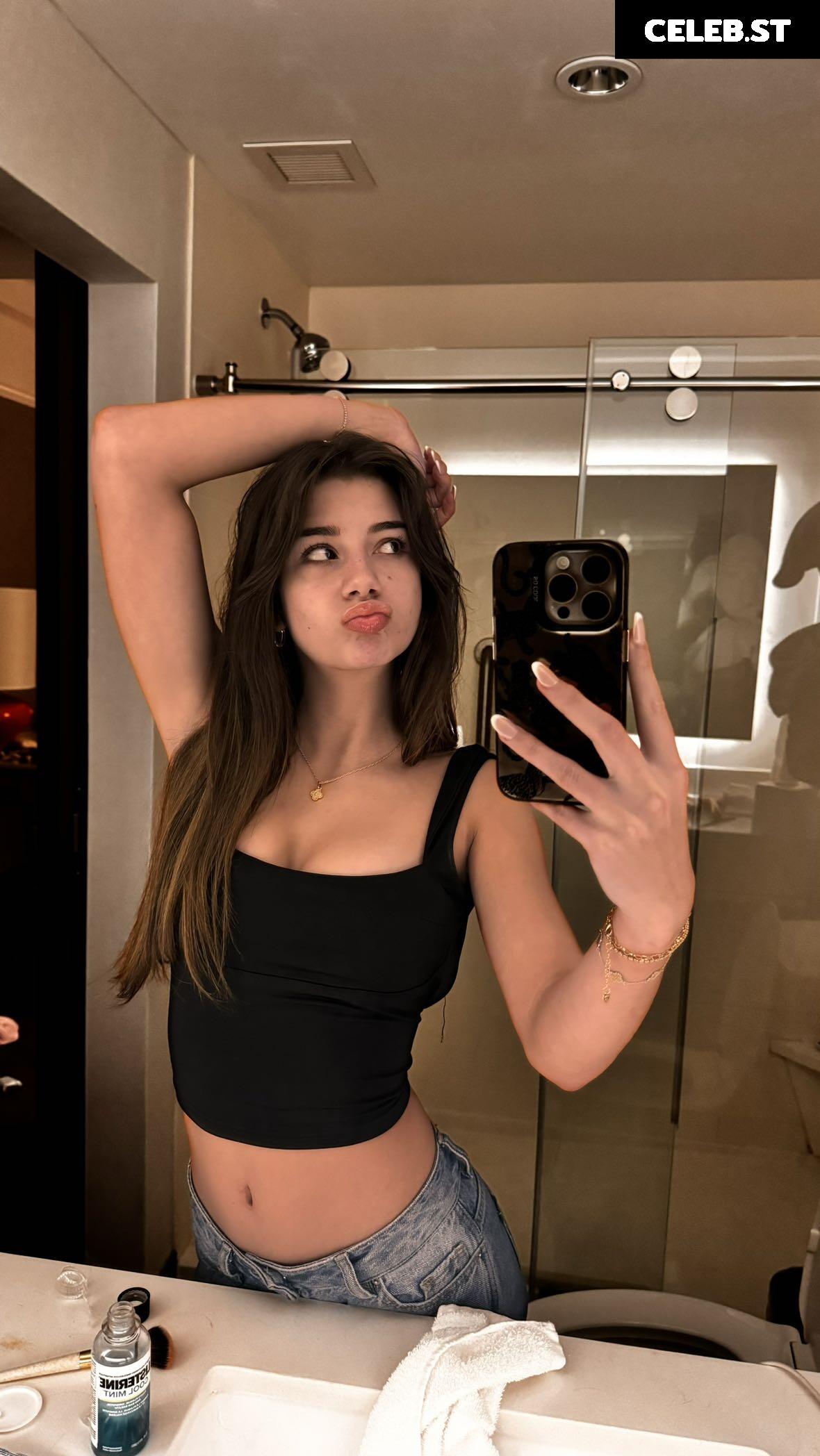 Mikayla Campinos Image 3072561