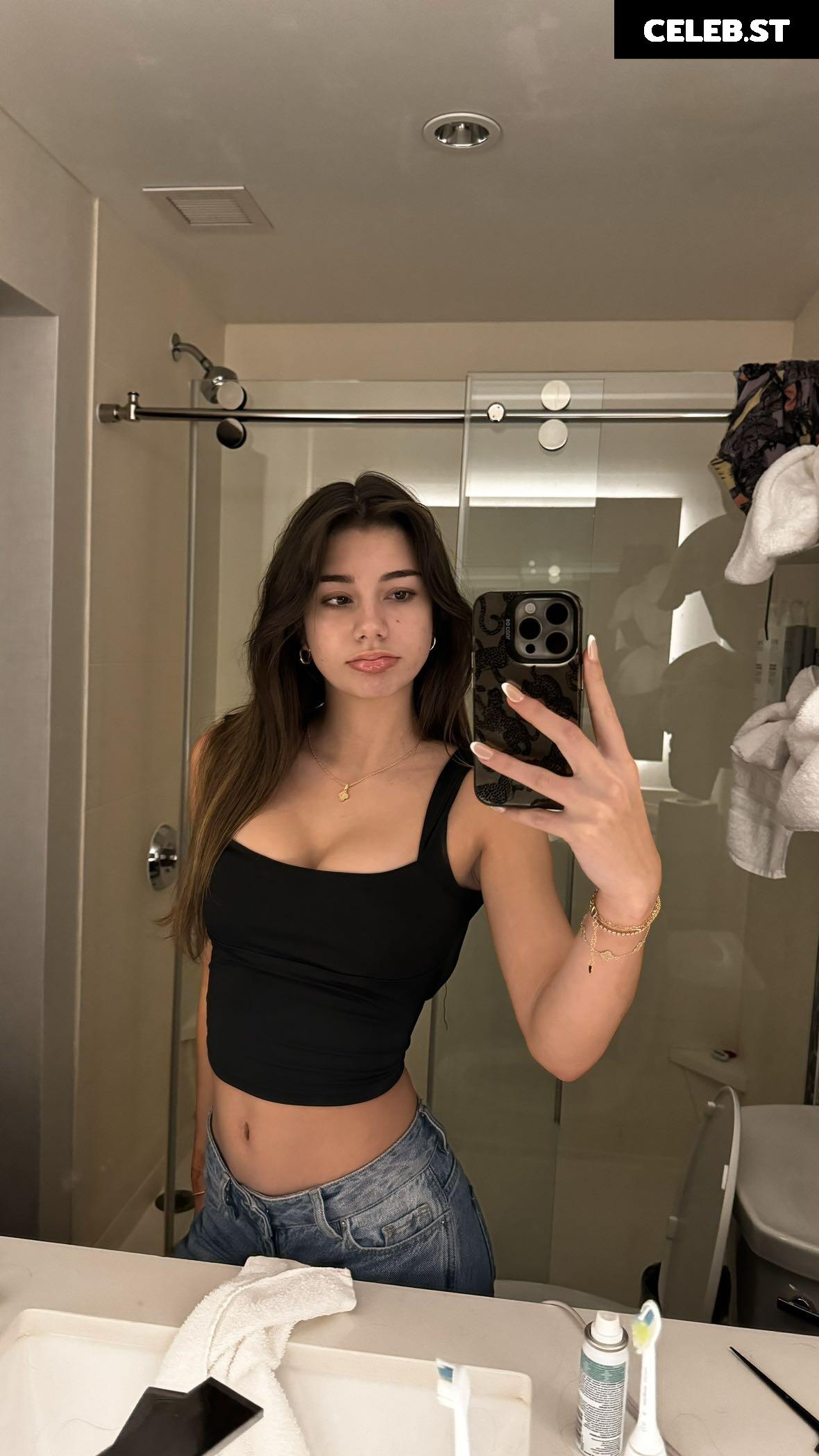 Mikayla Campinos Image 3072501
