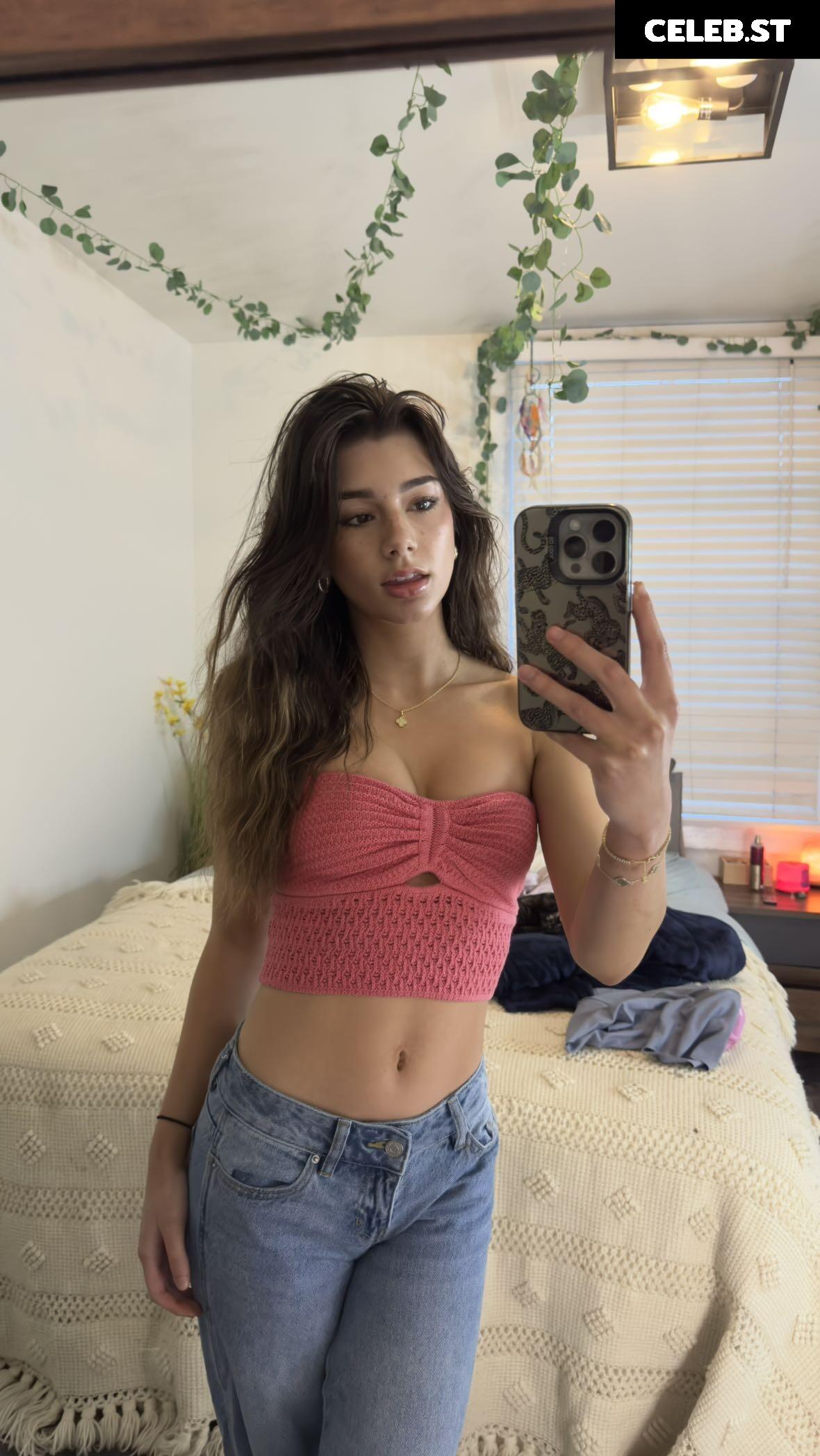 Mikayla Campinos Image 3072634