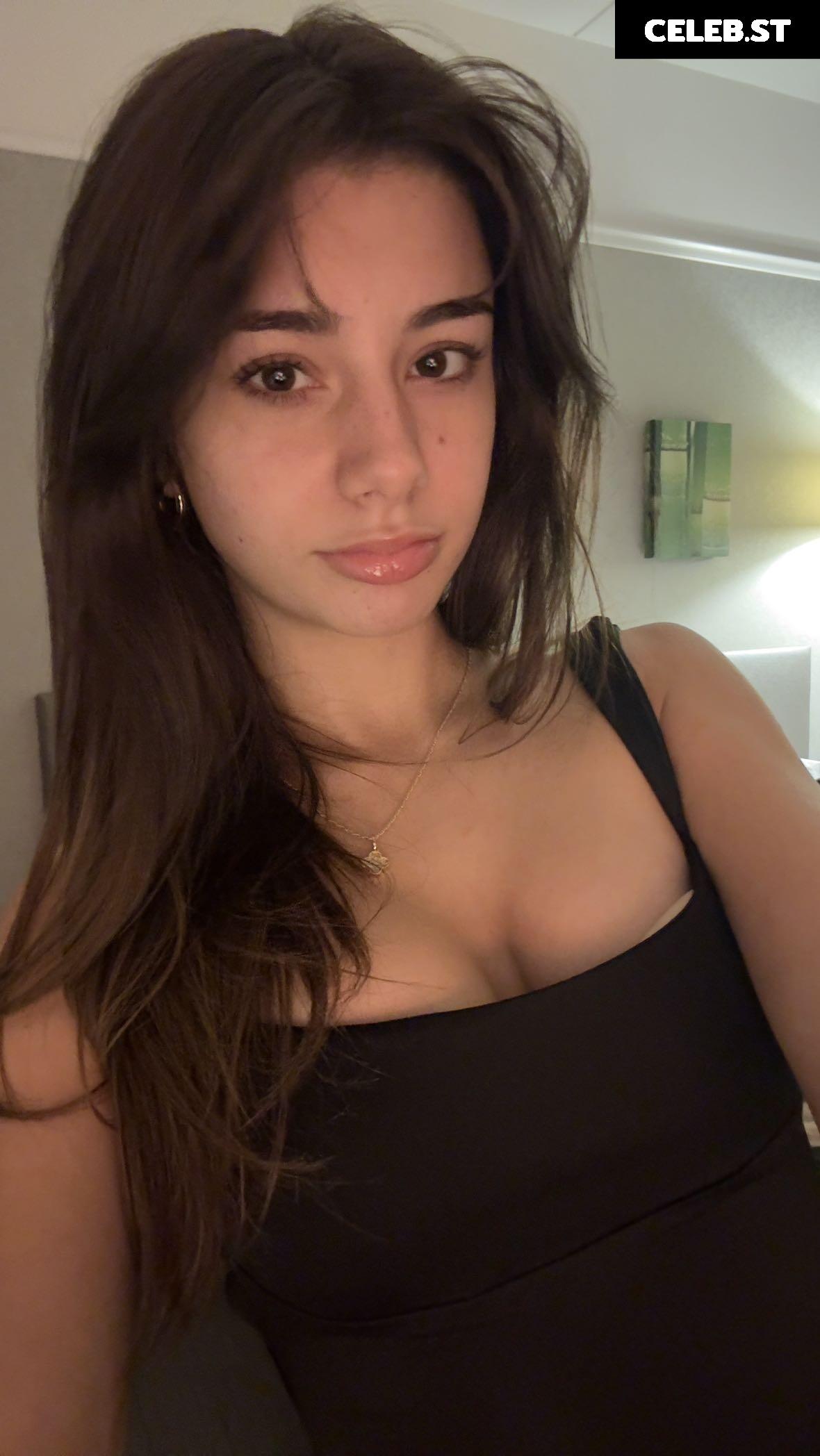 Mikayla Campinos Image 3072383