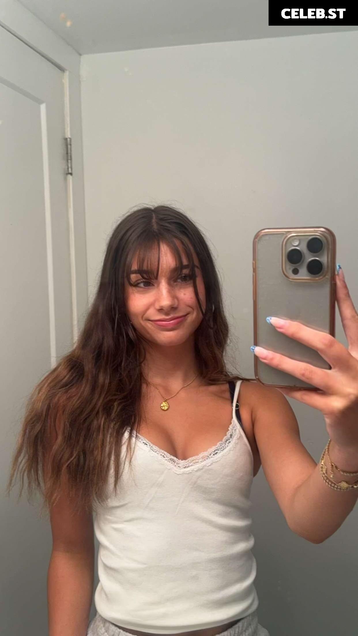Mikayla Campinos Image 3073710