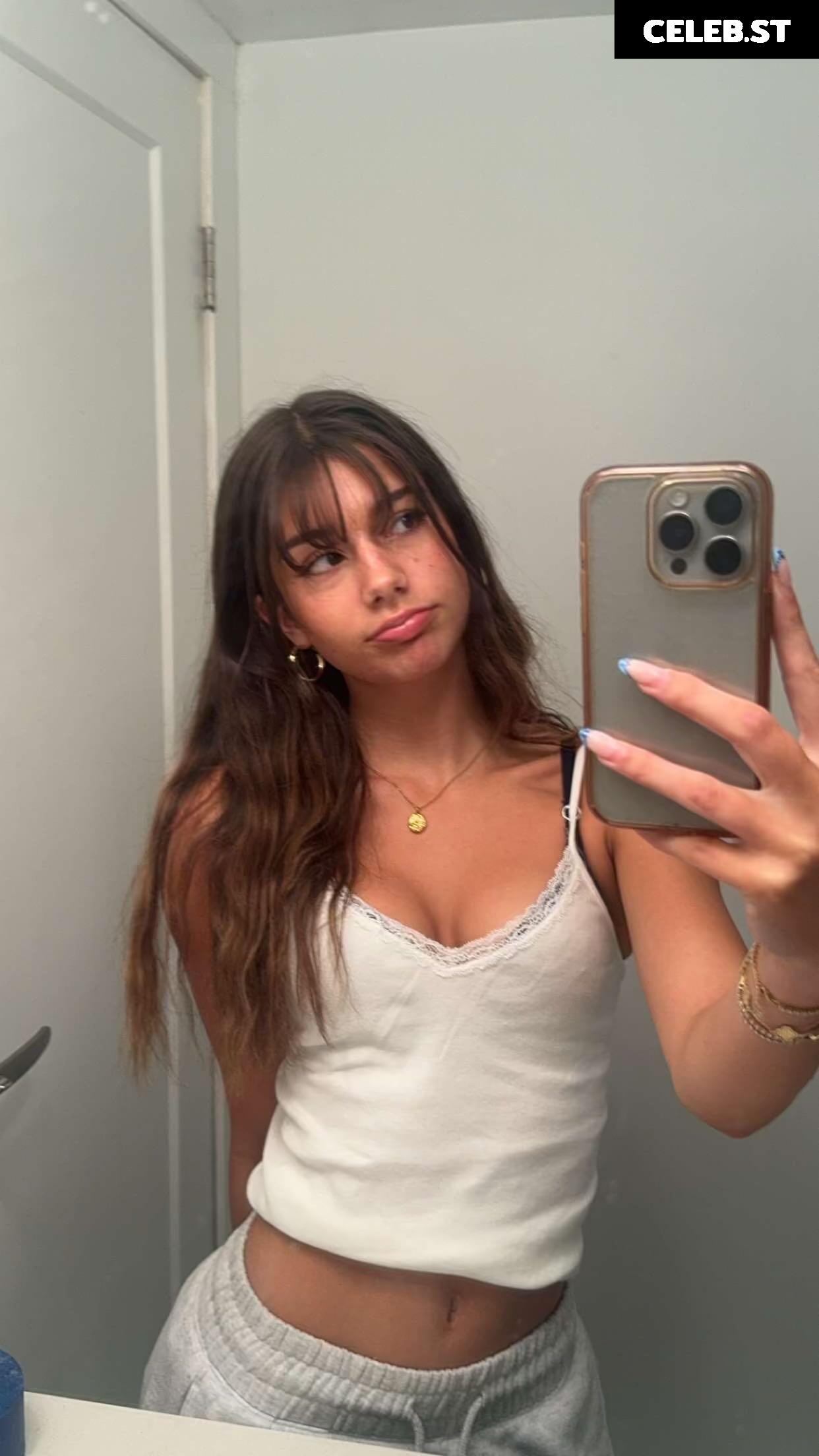 Mikayla Campinos Image 3073735