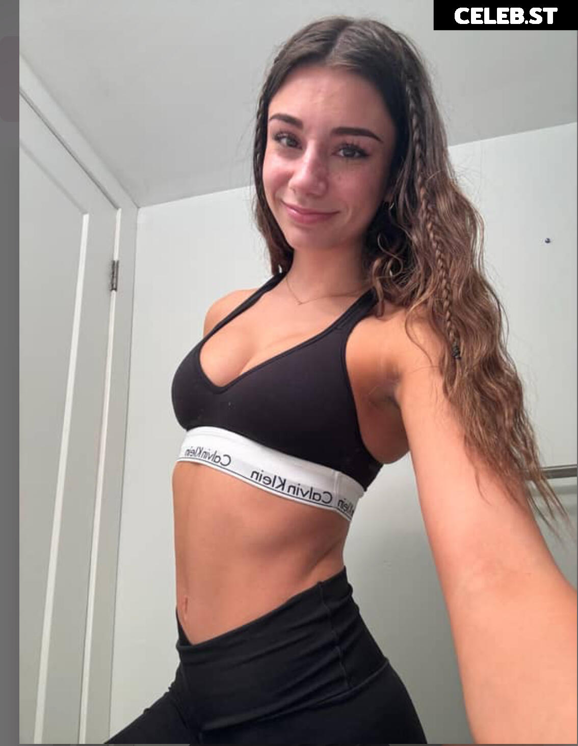 Mikayla Campinos Image 3073607