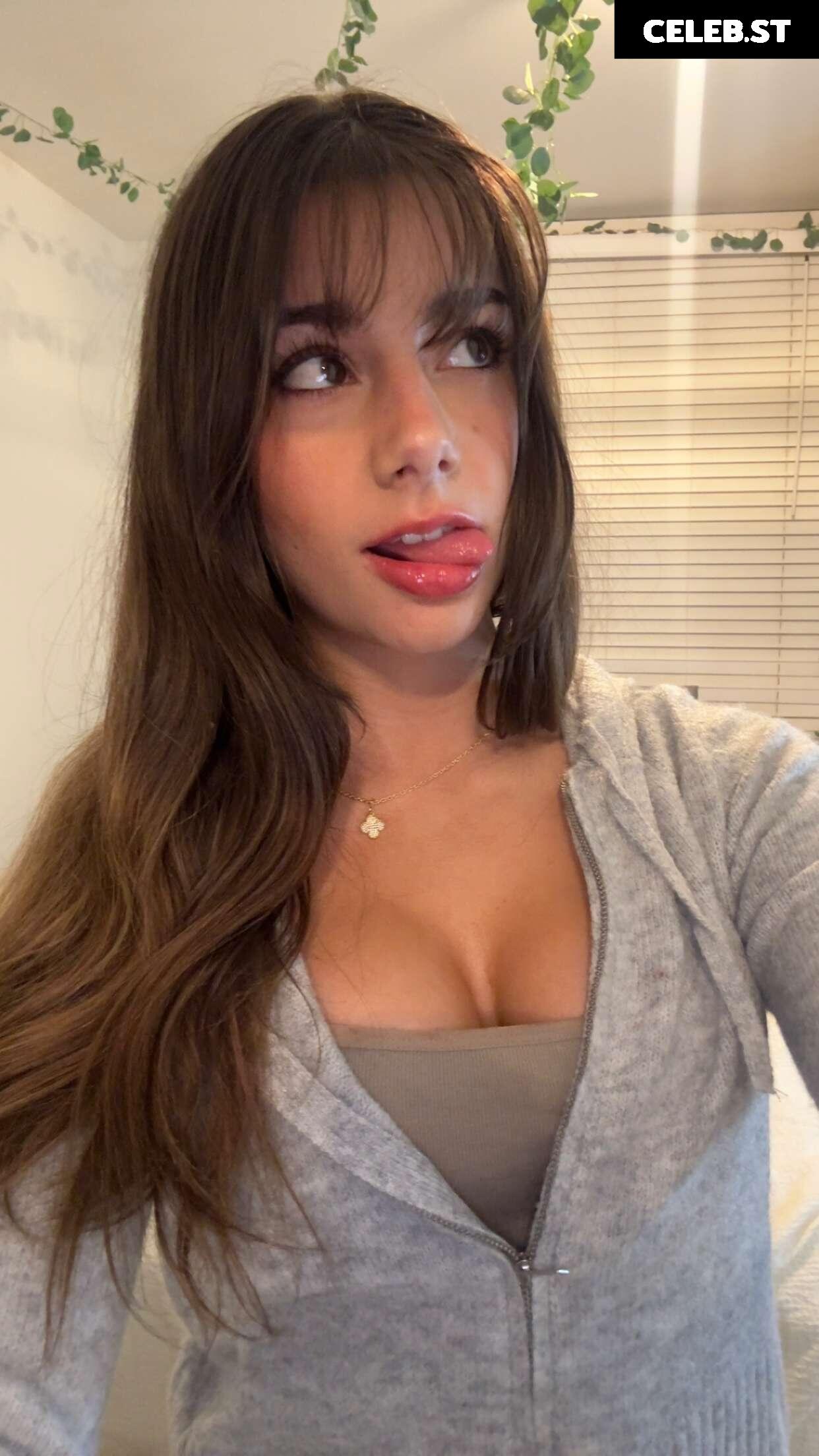 Mikayla Campinos Image 3073034