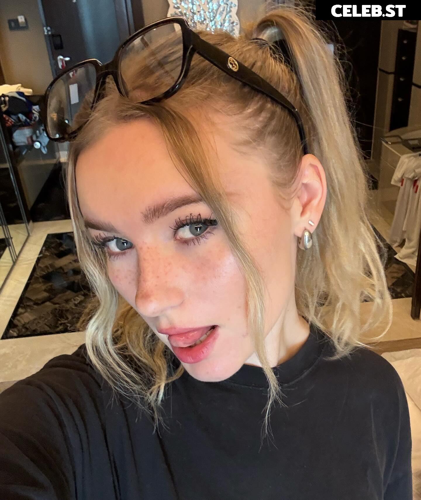 Francesca Dougan Image 3065241