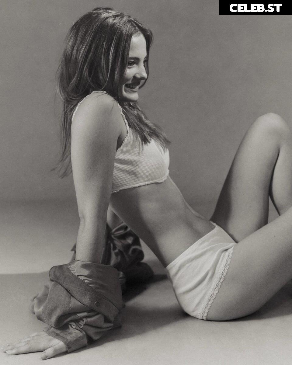 Freya Allan Image 3058087