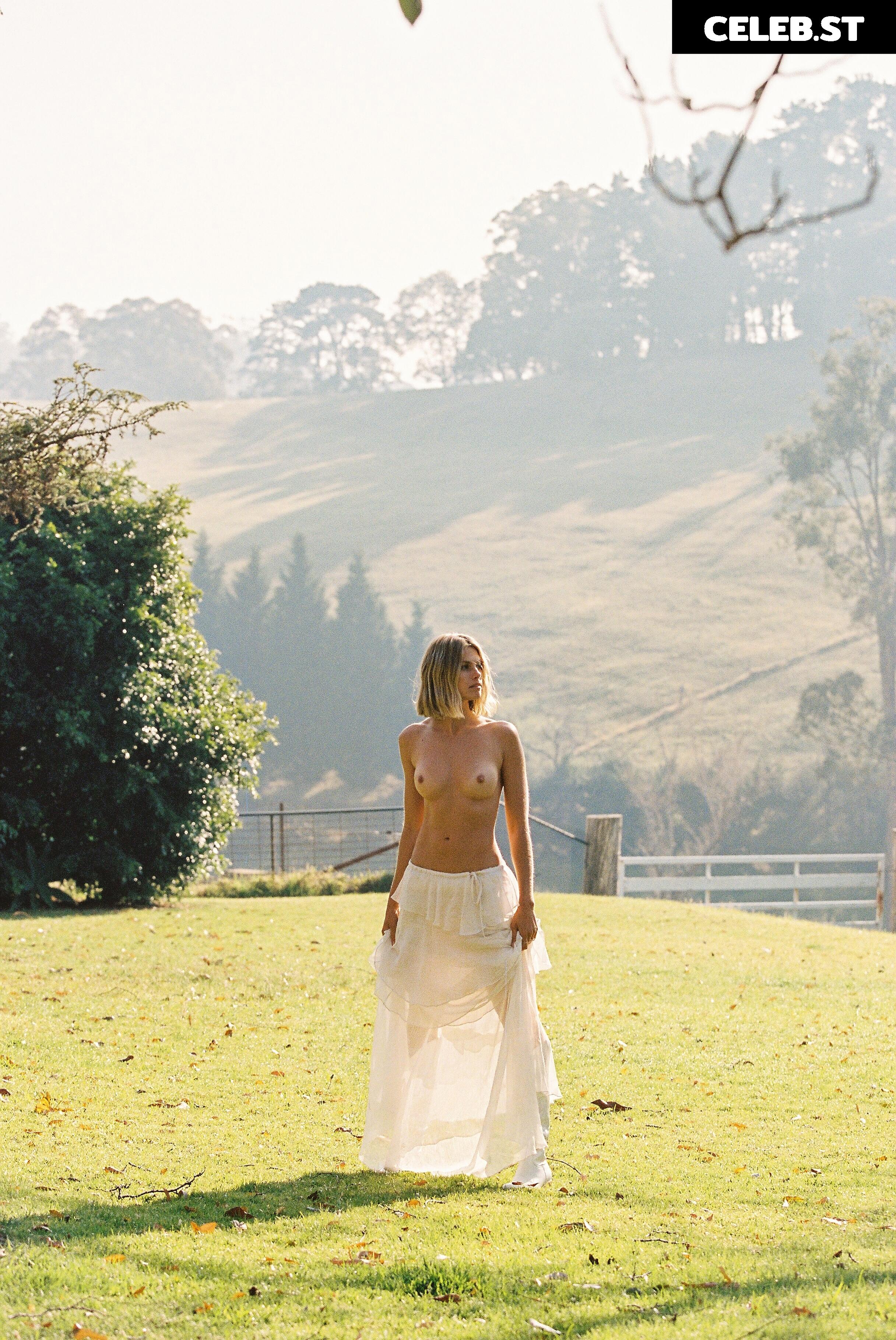 Natalie Roser Image 3058049