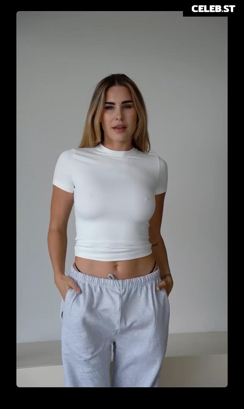 Anahita Rehbein Image 3041018