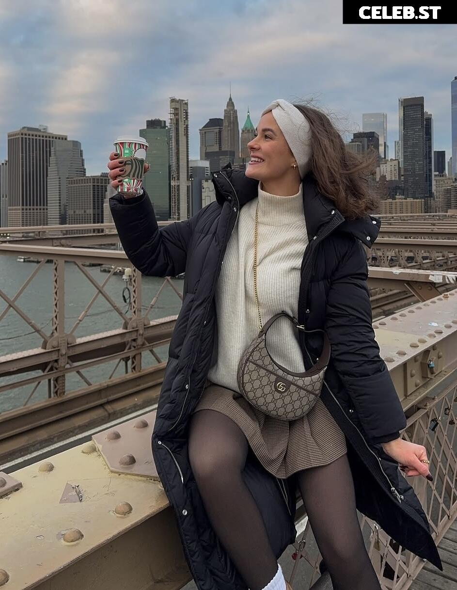 Lara Emilia Image 3040786