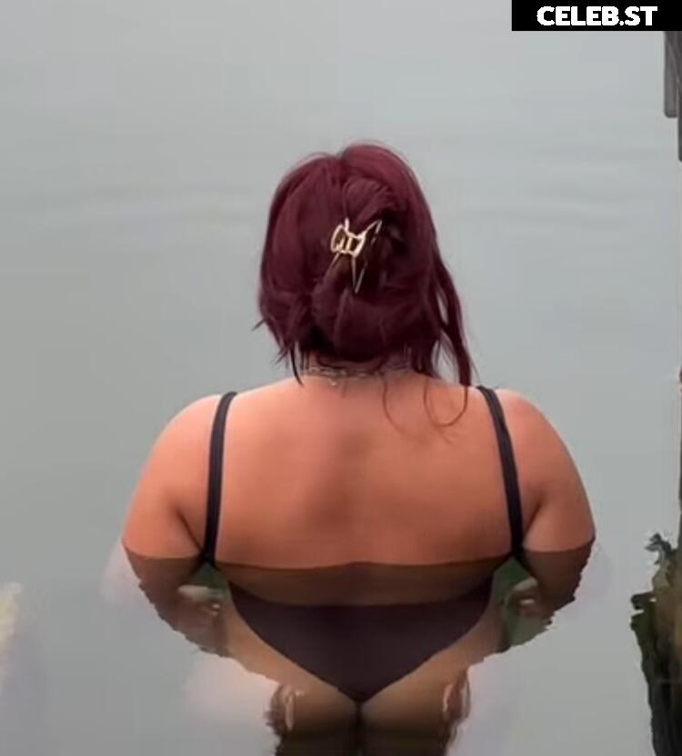 Sophia Thiel Image 3040013