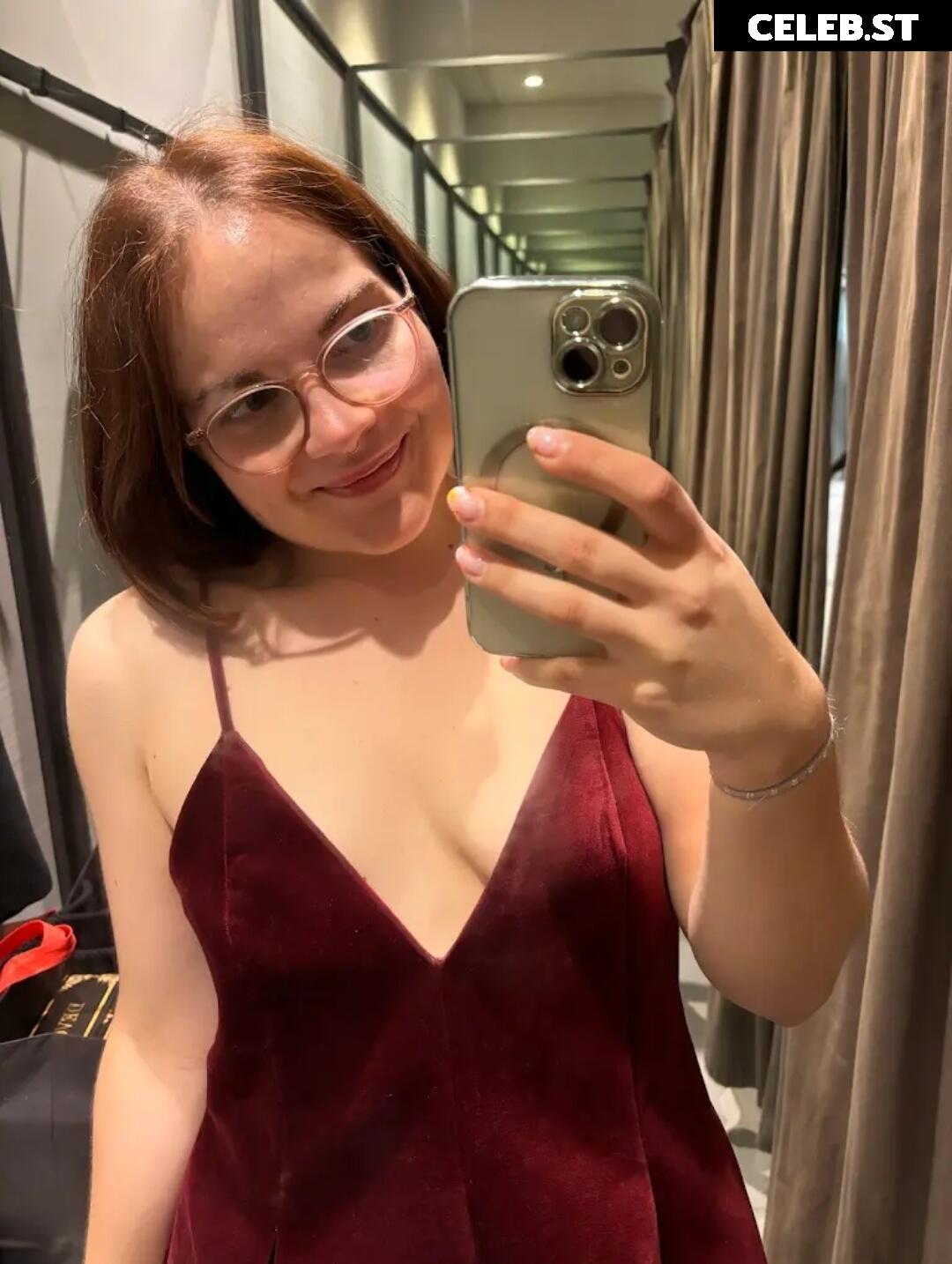 Emma Clarke Image 3031550