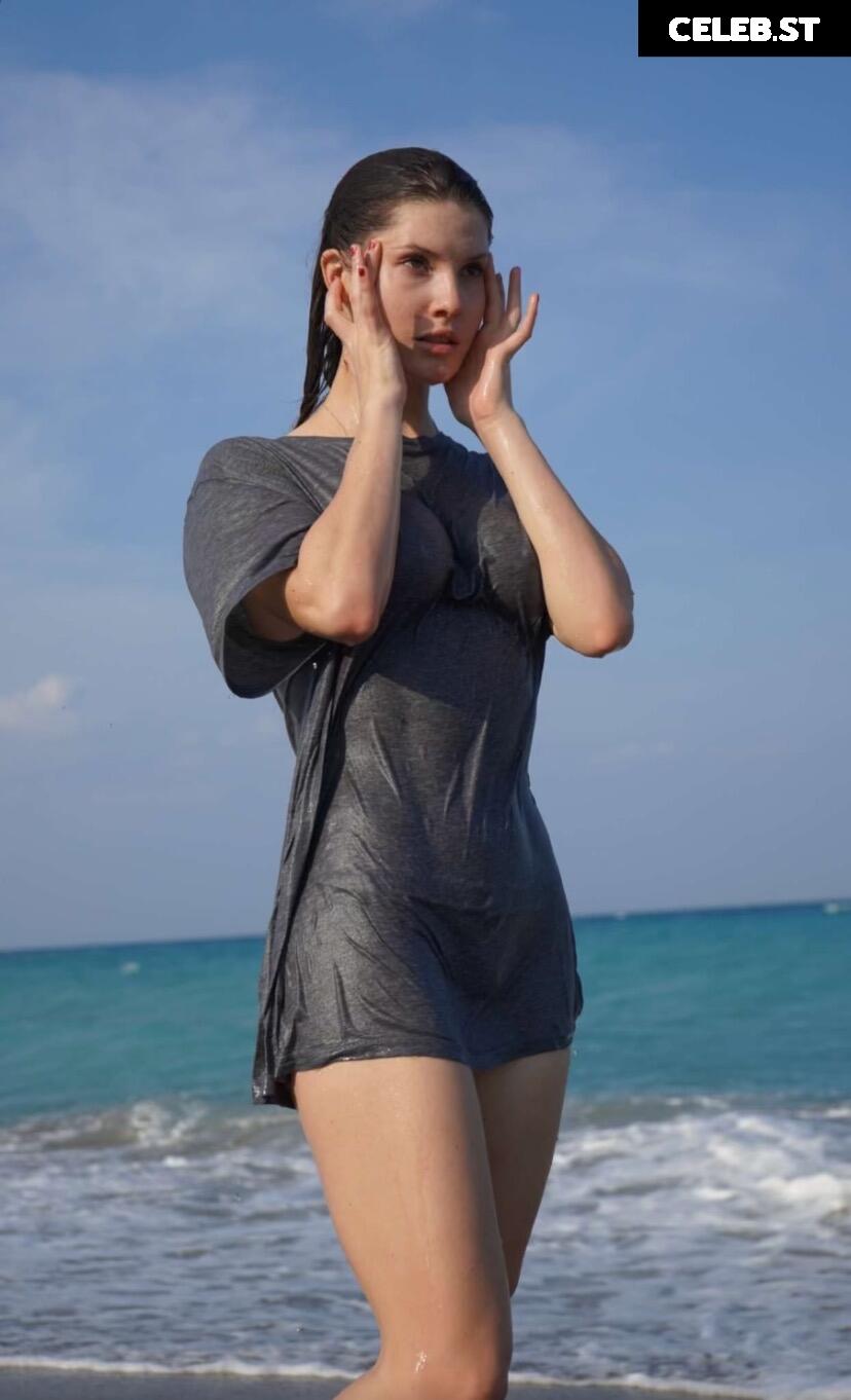 Amanda Cerny Image 3033999