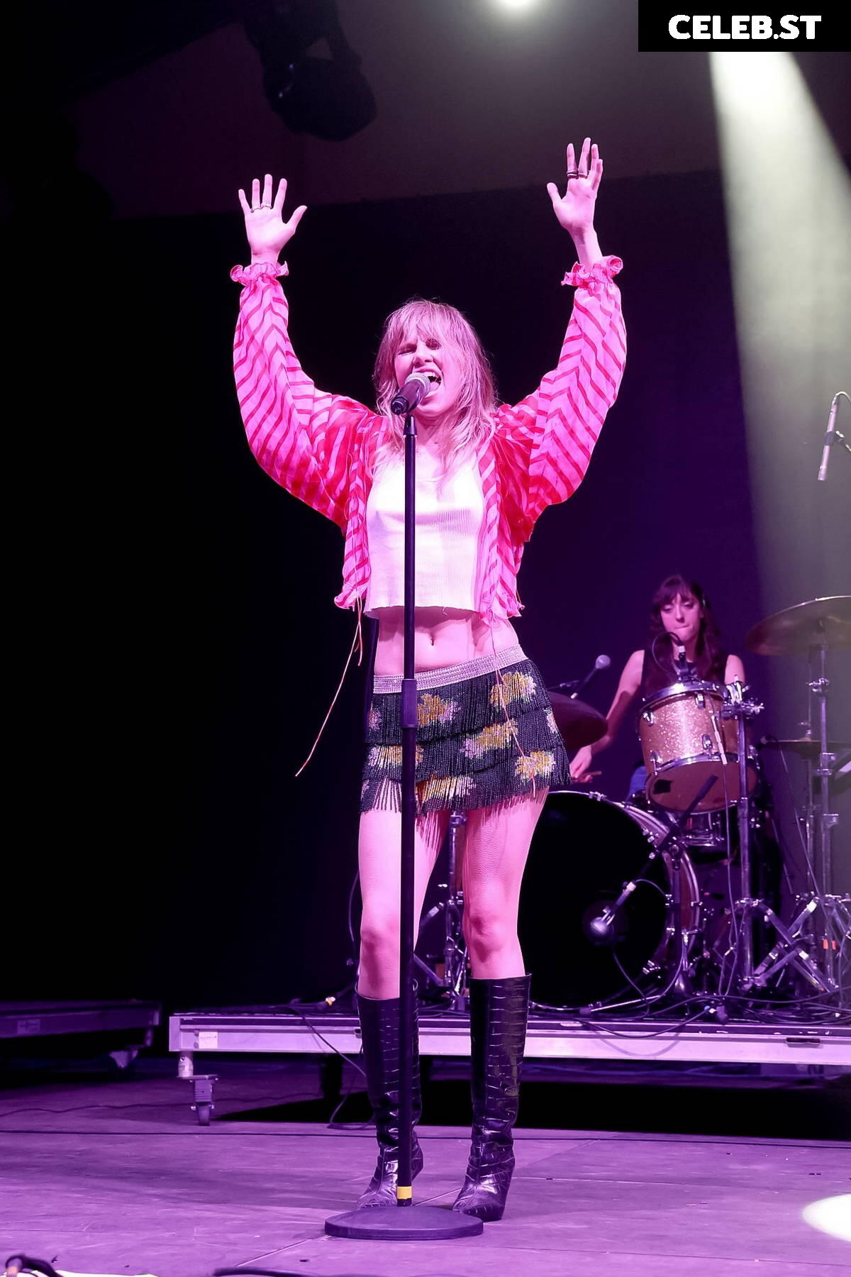 Suki Waterhouse Image 3005924