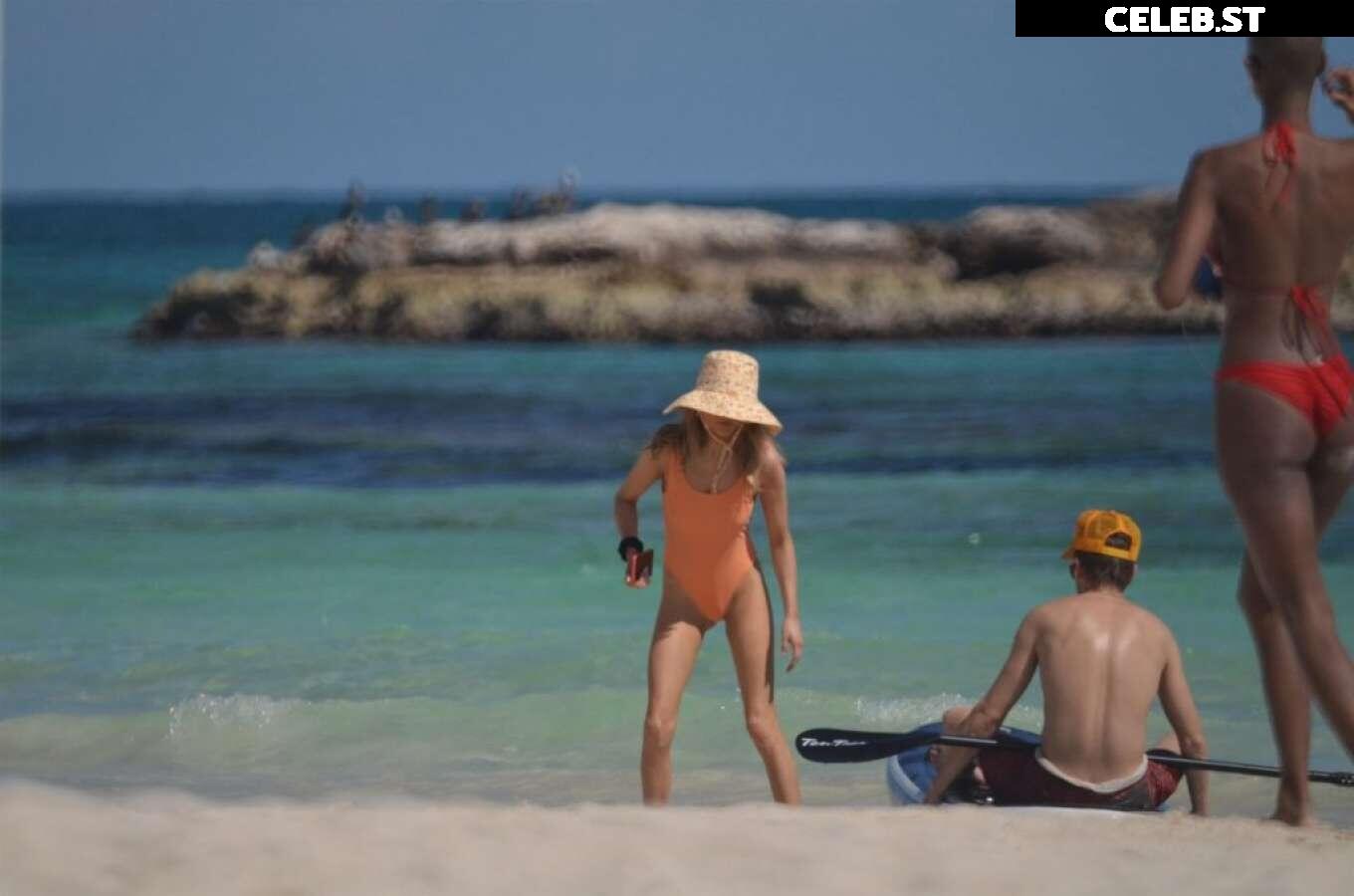 Anne Winters Image 3006838