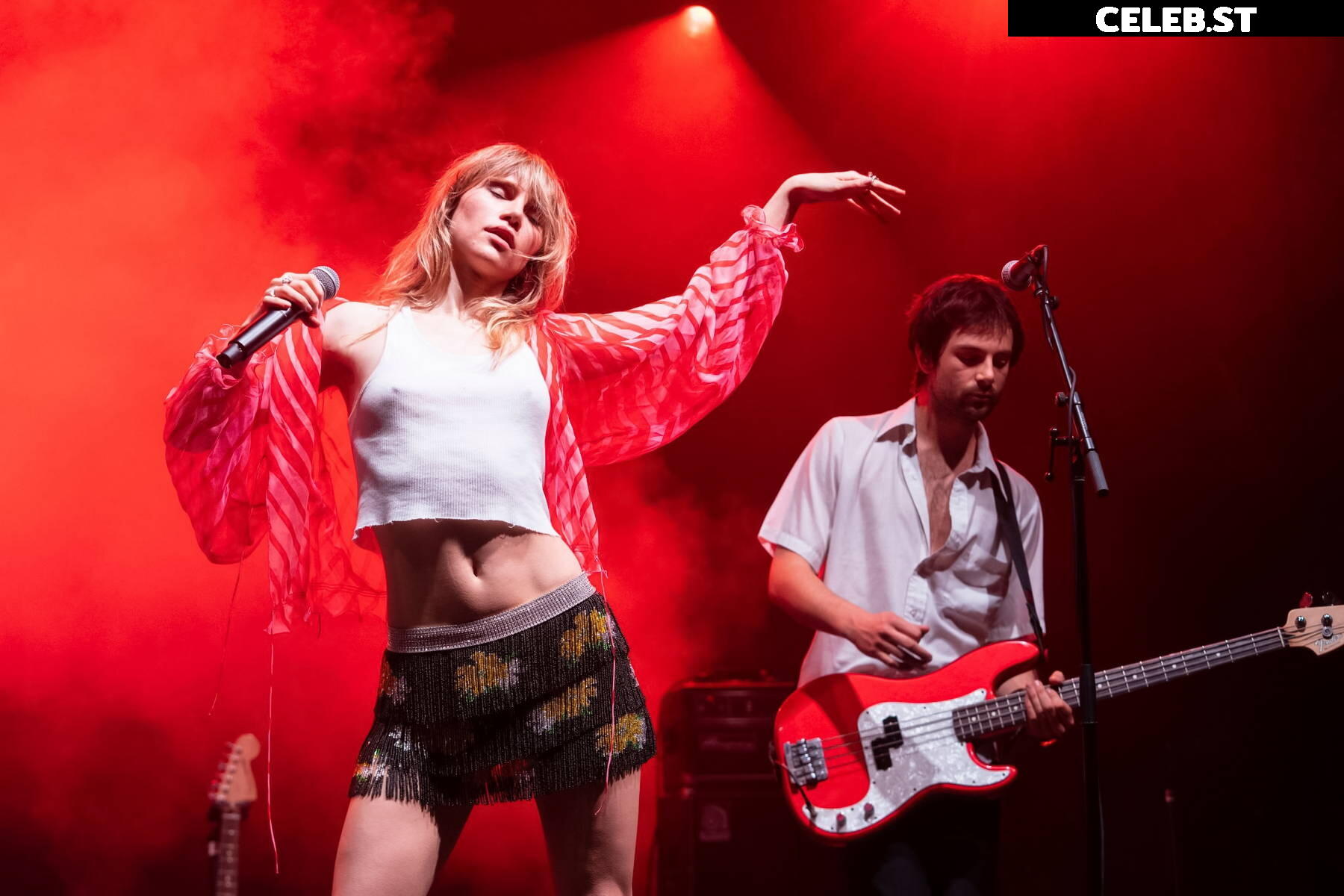 Suki Waterhouse Image 3006535