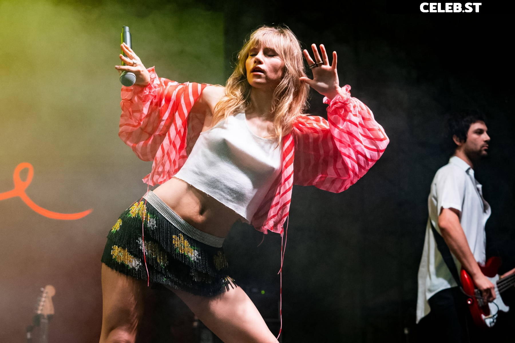 Suki Waterhouse Image 3006492