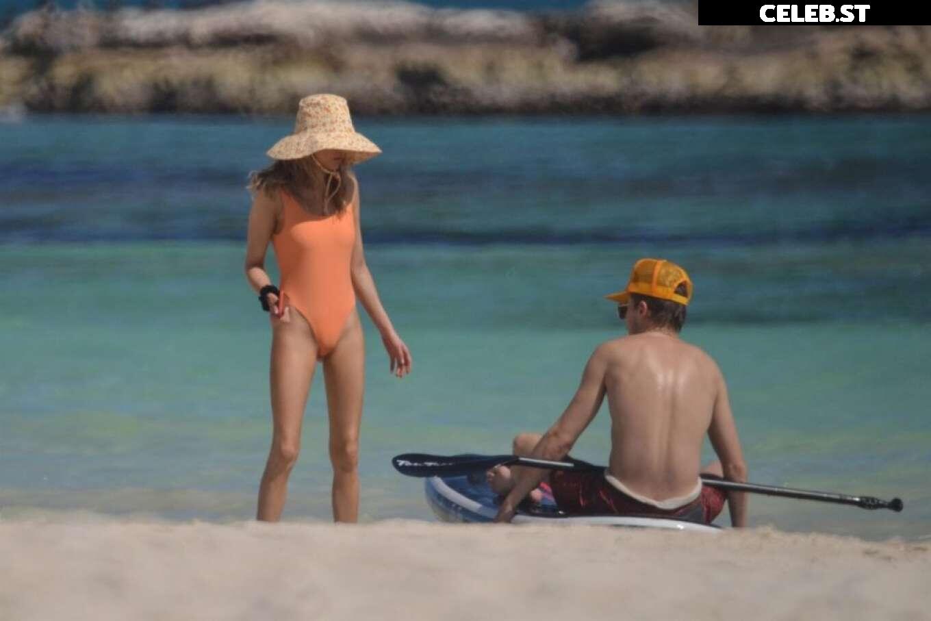 Anne Winters Image 3006607