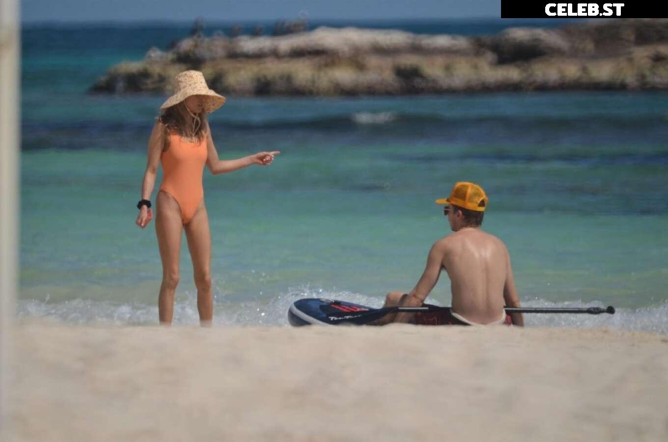 Anne Winters Image 3006380