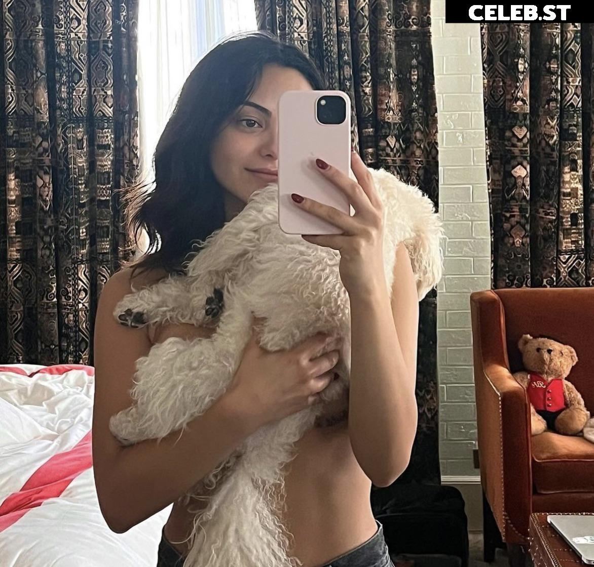 Camila Mendes Image 3004234