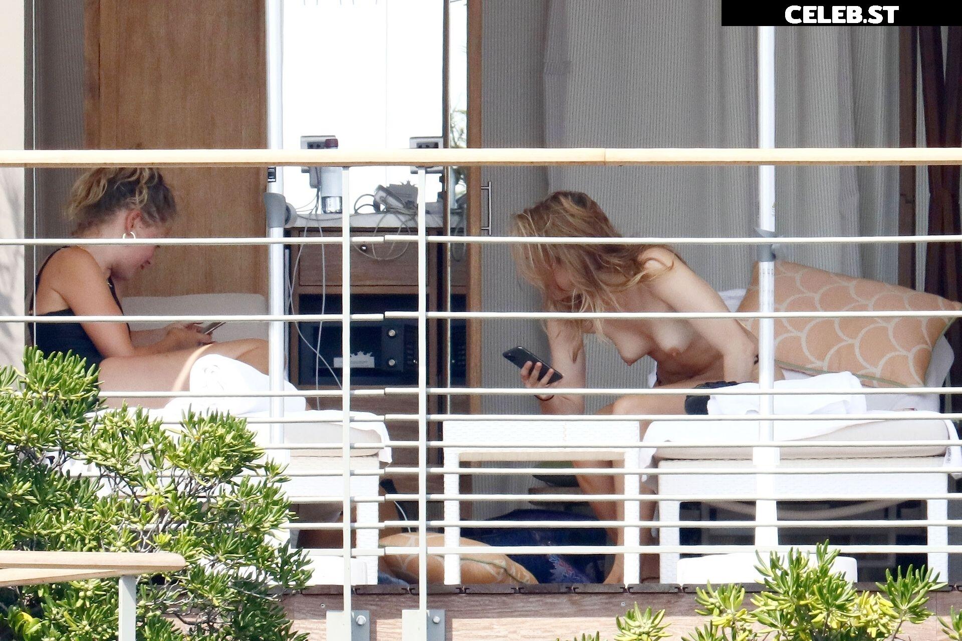 Suki Waterhouse Image 3001874