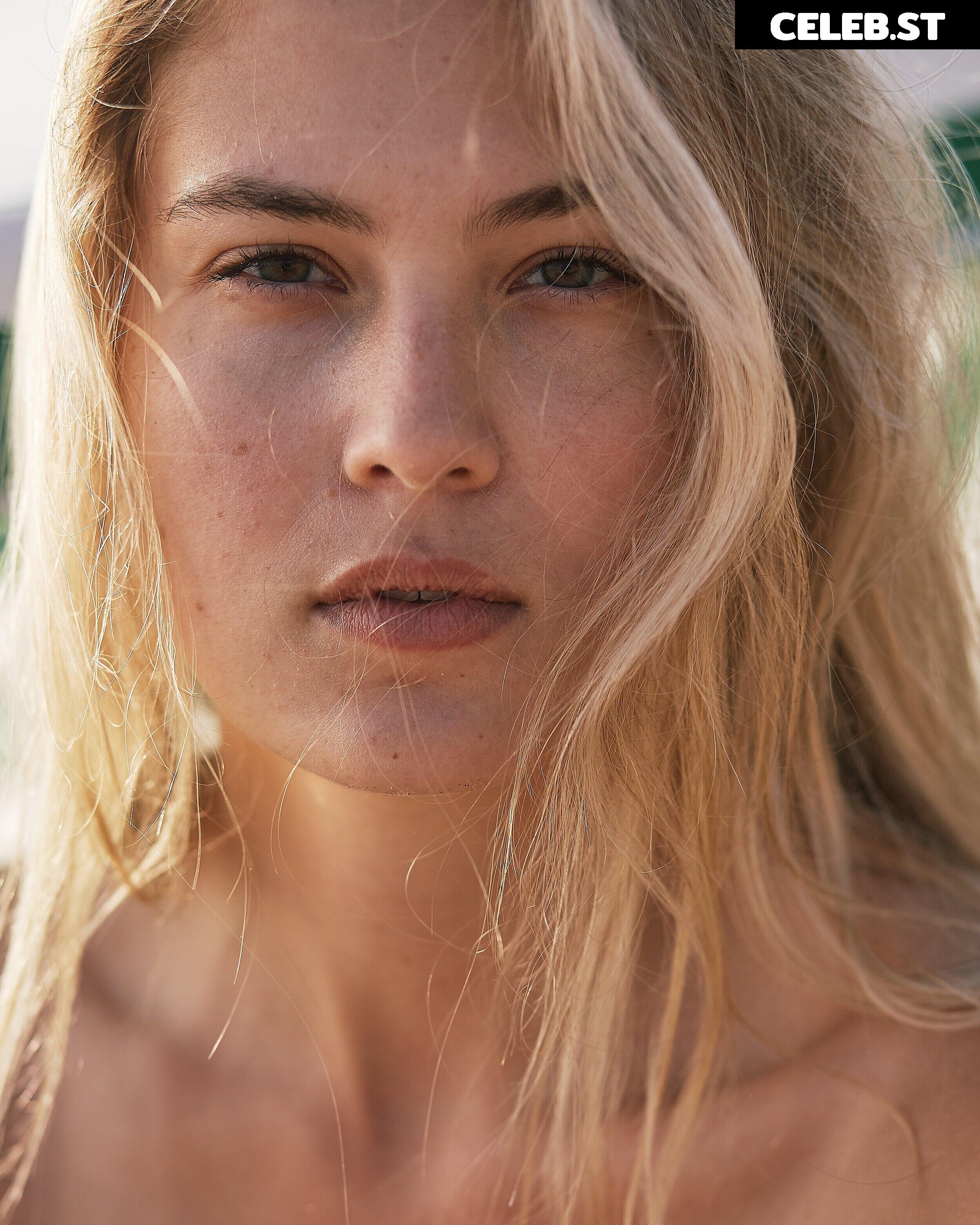 Megan Moore Image 3002151