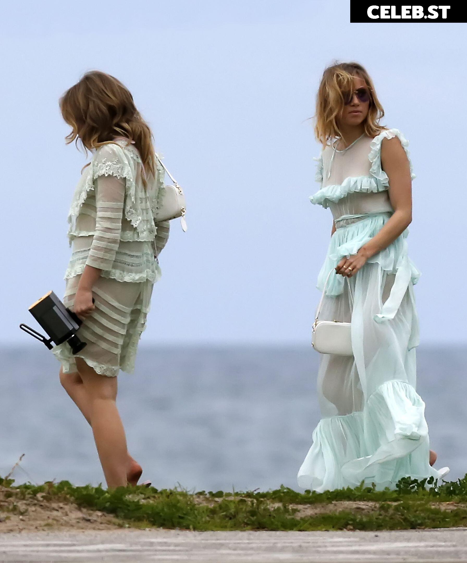 Suki Waterhouse Image 3002234