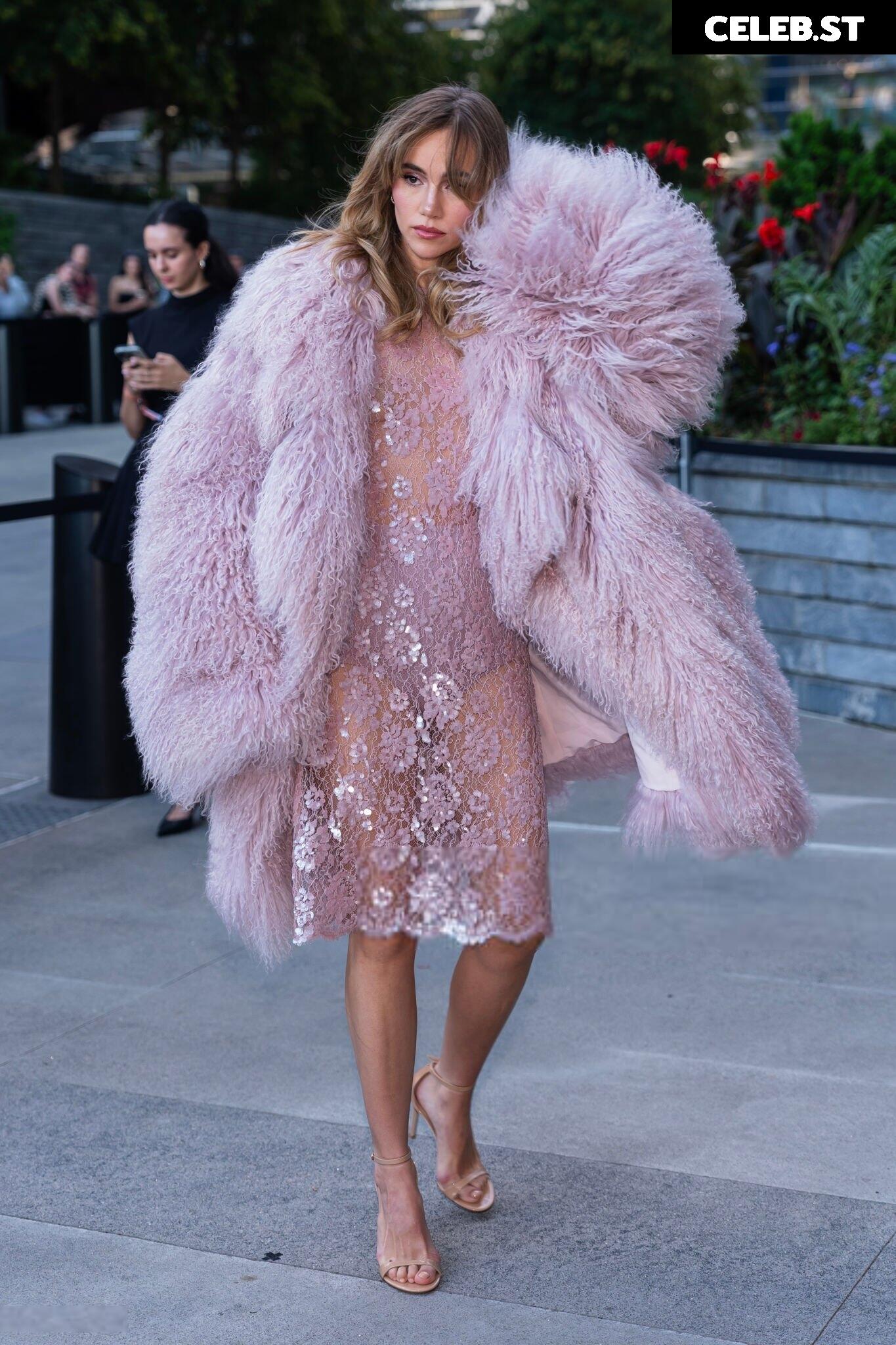 Suki Waterhouse Image 3003583