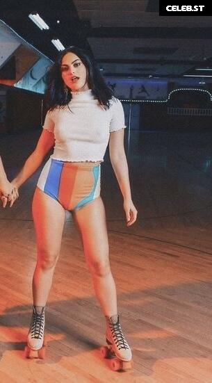 Camila Mendes Image 3003632