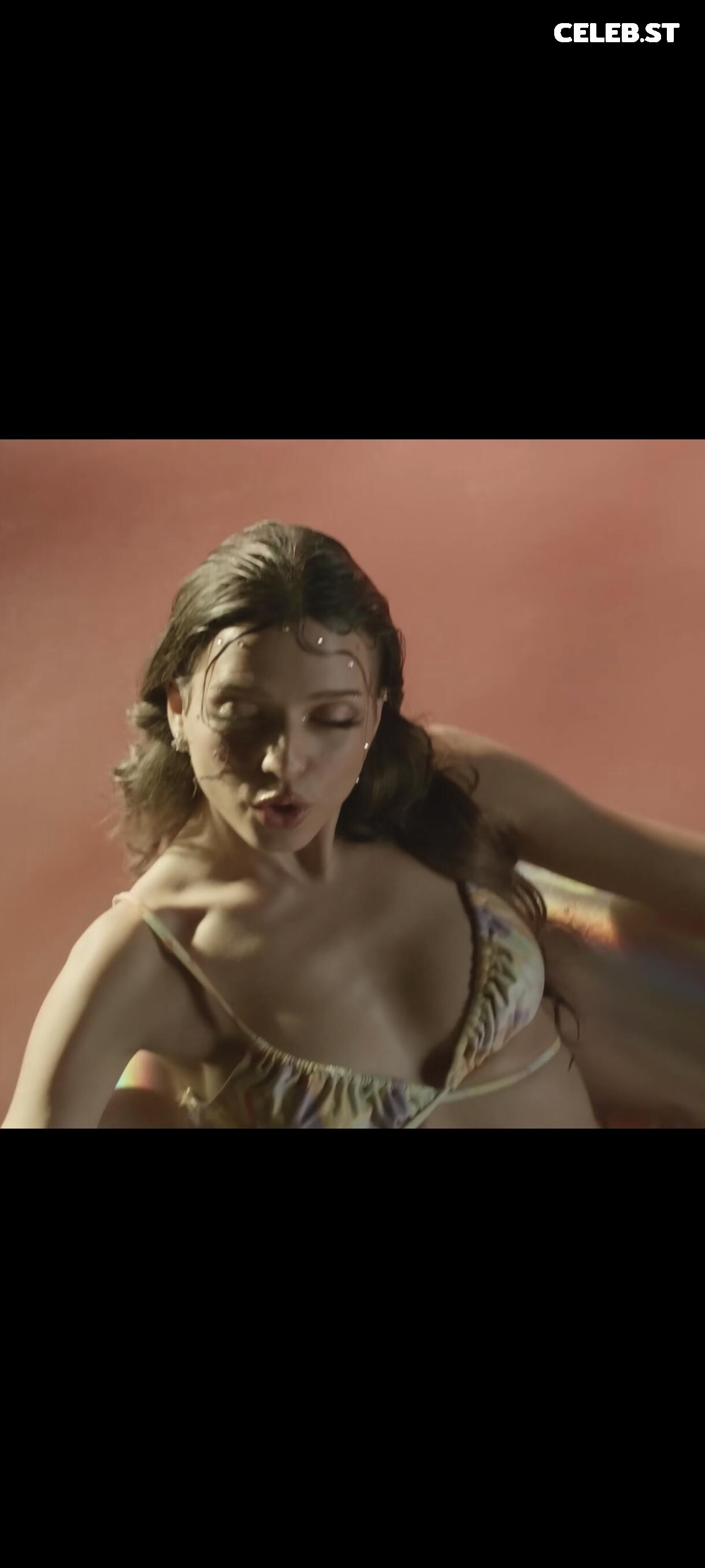 Nina Chuba Image 3000459