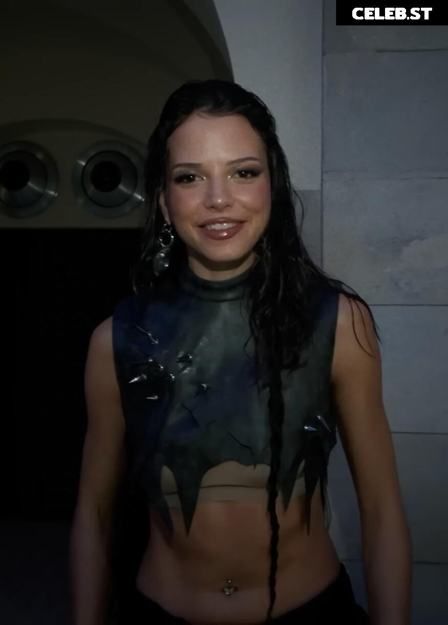 Nina Chuba Image 3000195