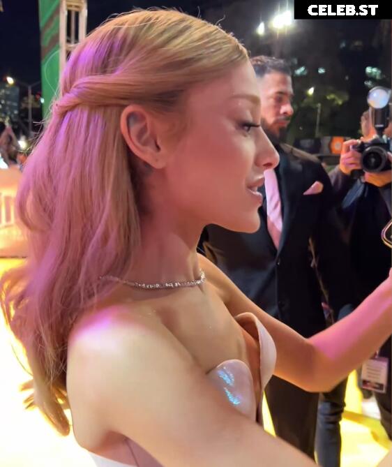 Ariana Grande Image 3008667