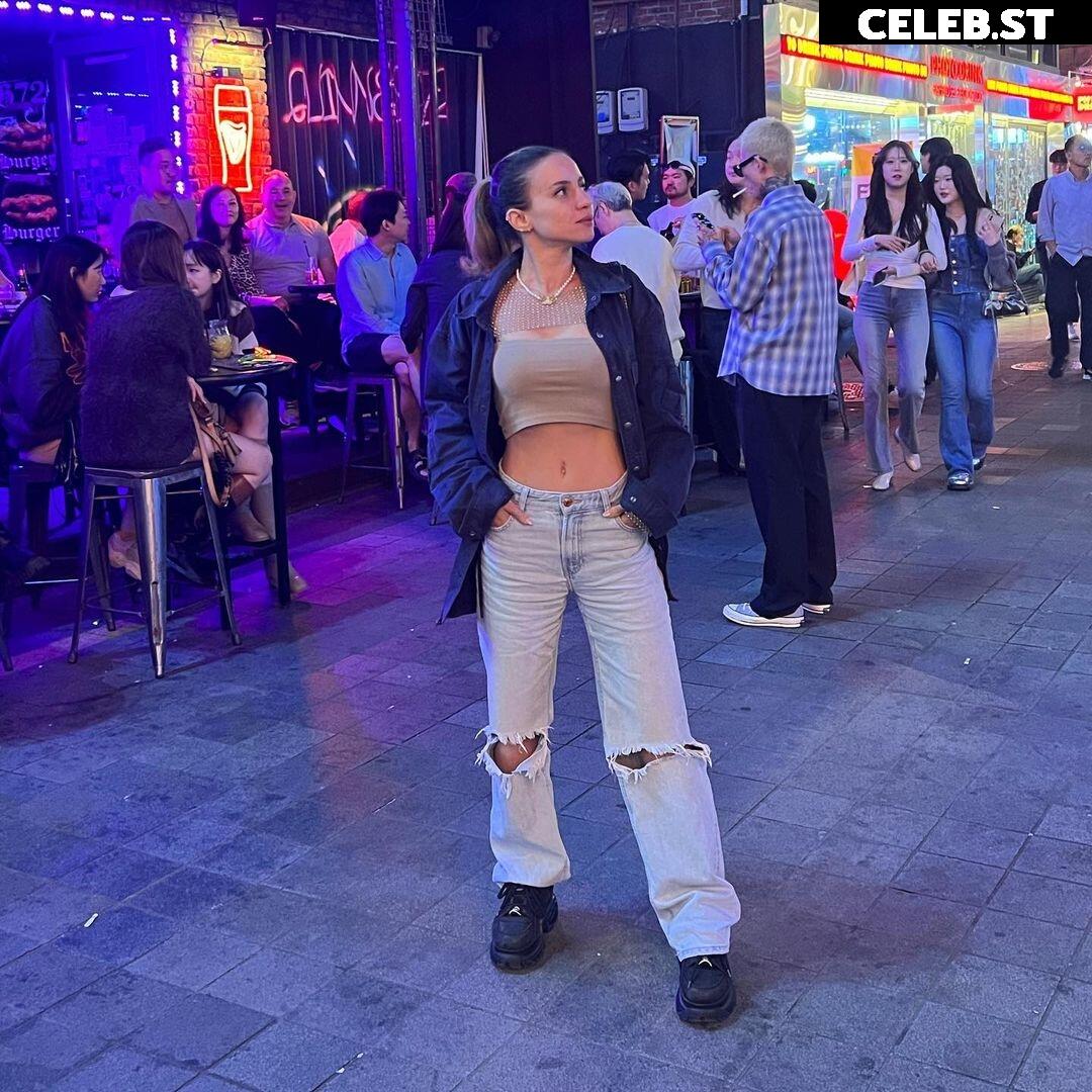 Laure bv Image 616476