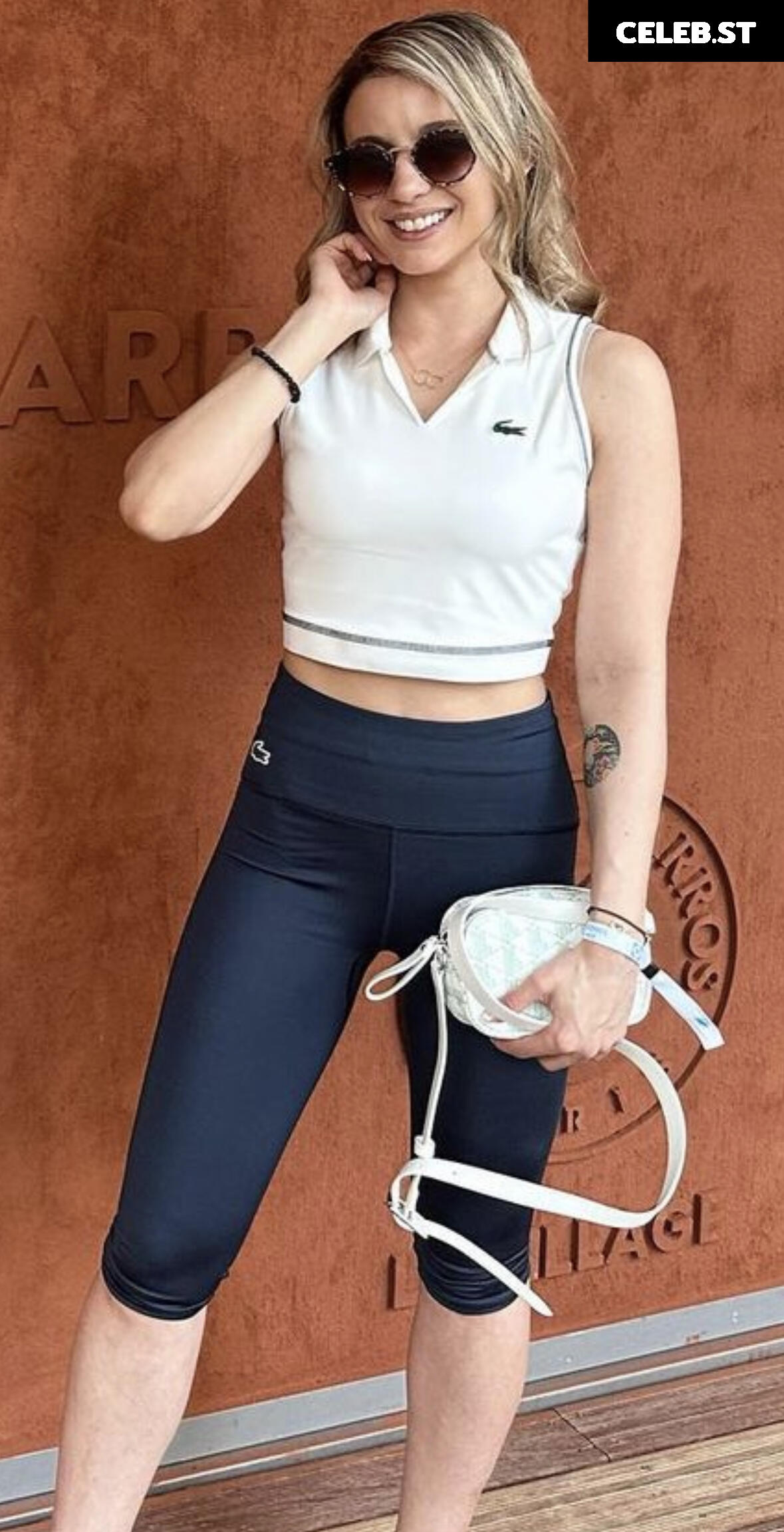 Laure bv Image 615918