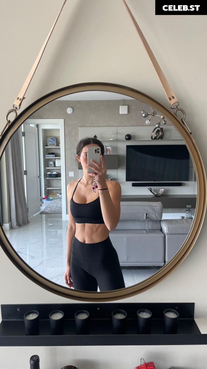 Kira Petilli Image 614303