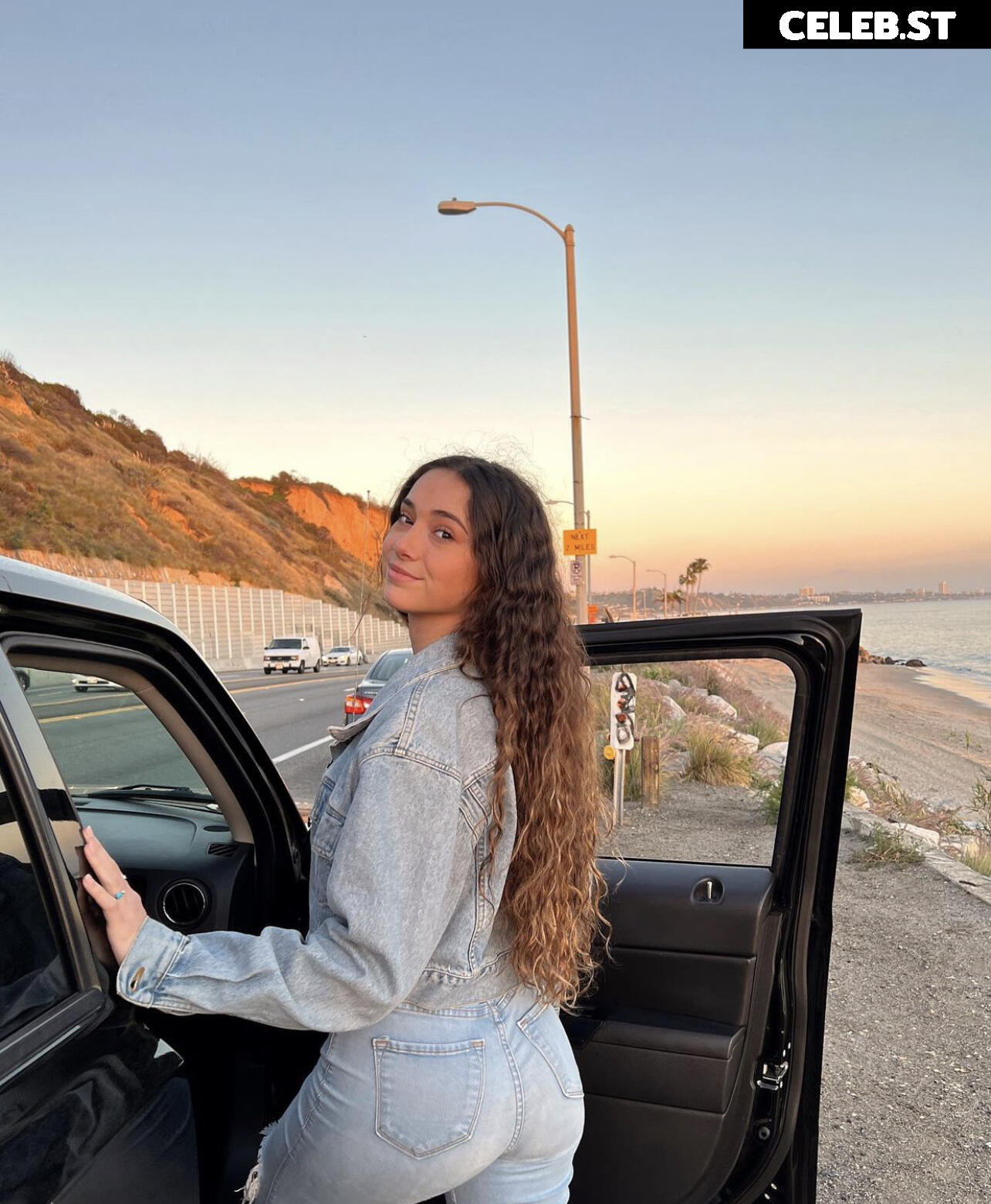 Kira Petilli Image 614085