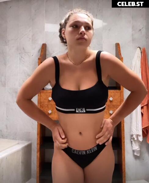 Lucy Lacht Image 613402