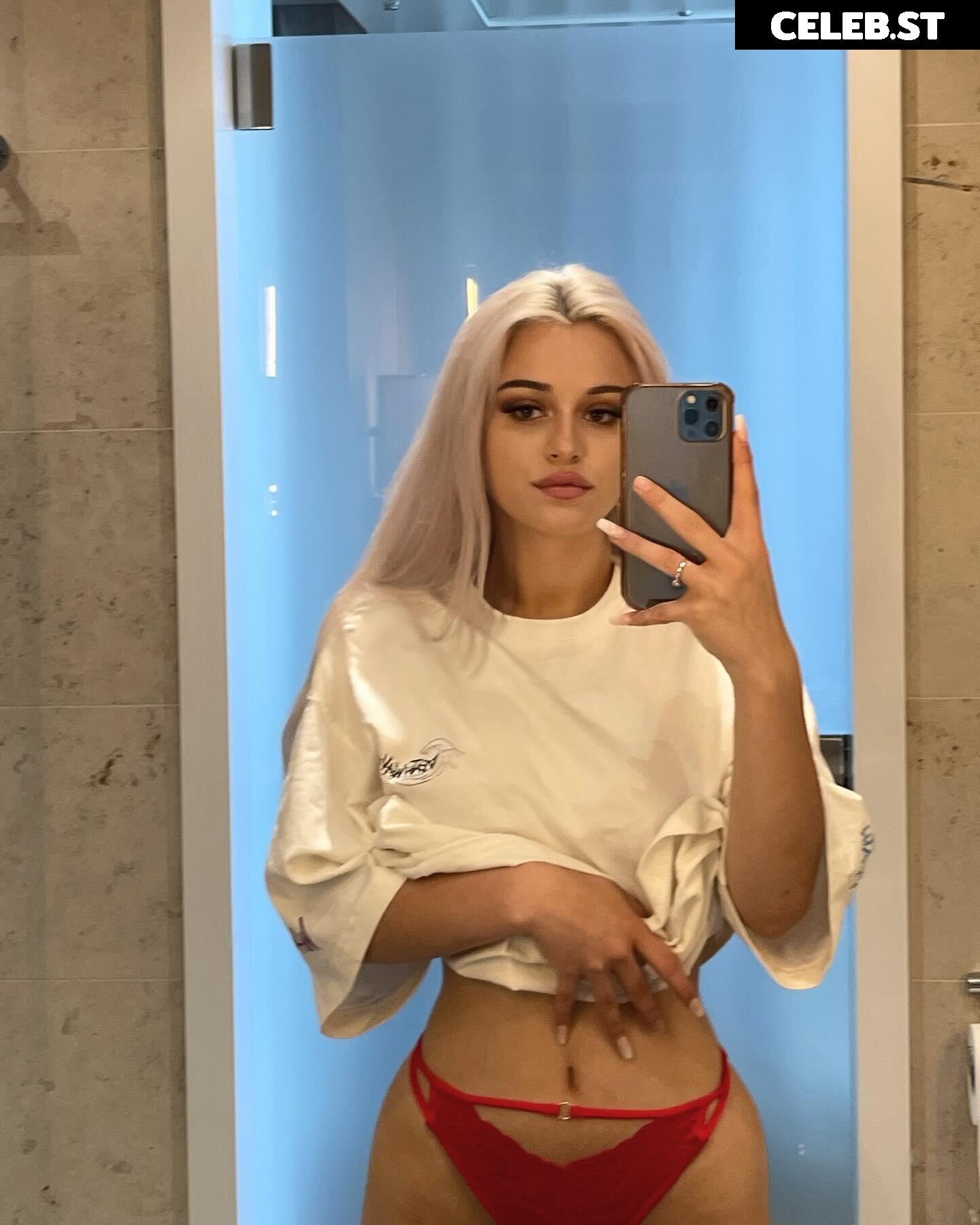 cheyennenauert Image 611076