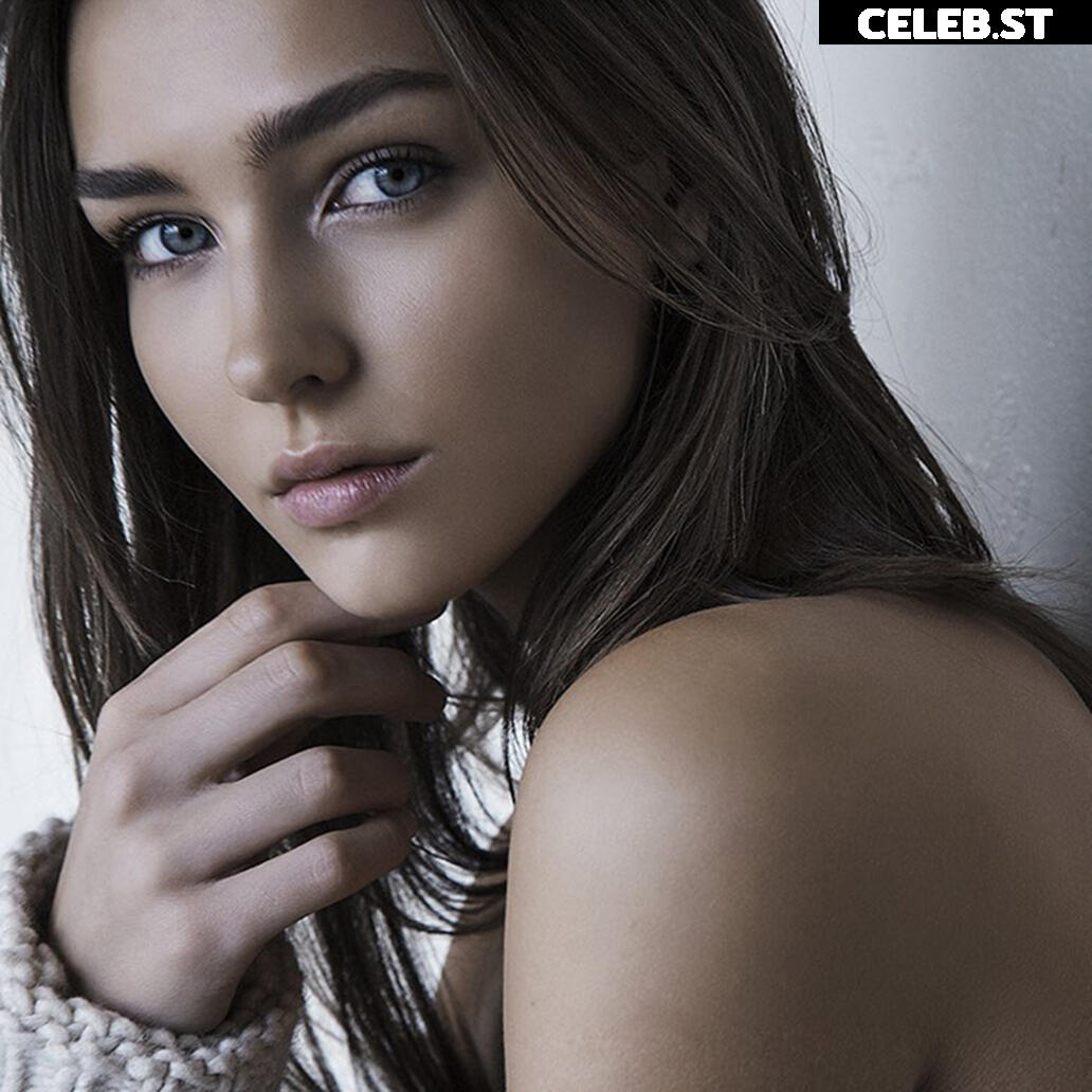 Rachel Cook Image 611071