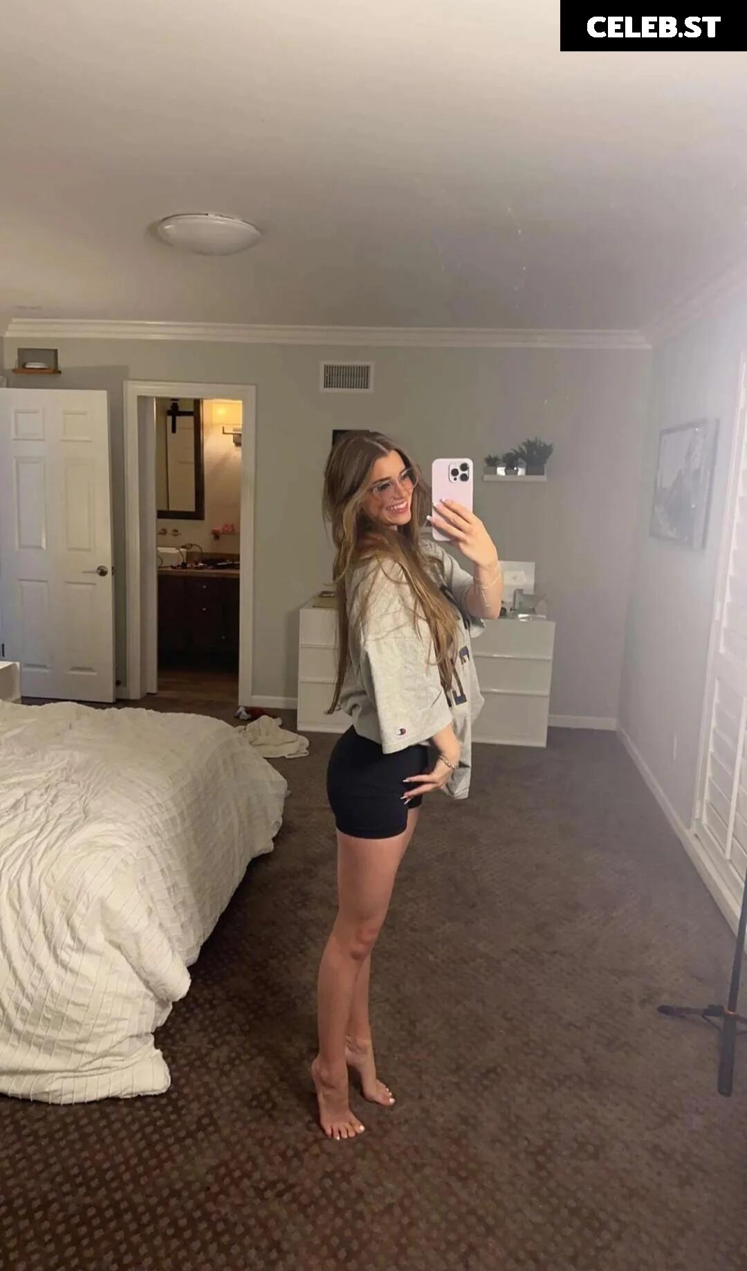 Brooke Monk Image 622750