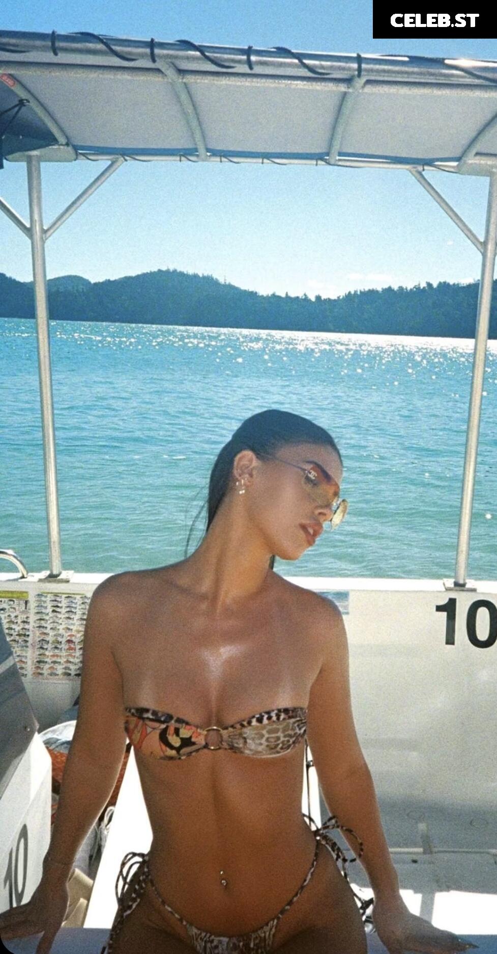 Leah Halton Image 620629