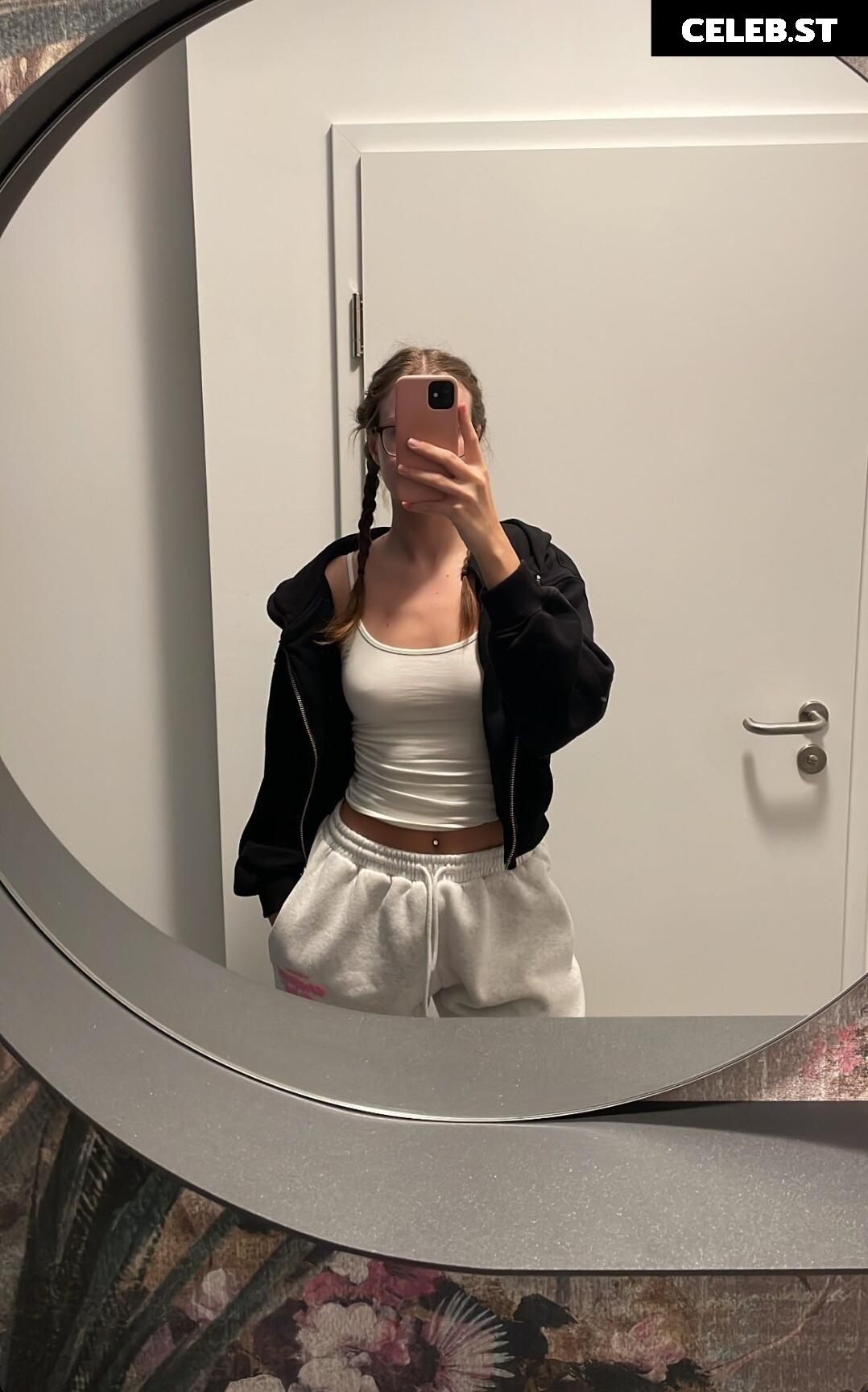 Larissaxra Image 637893