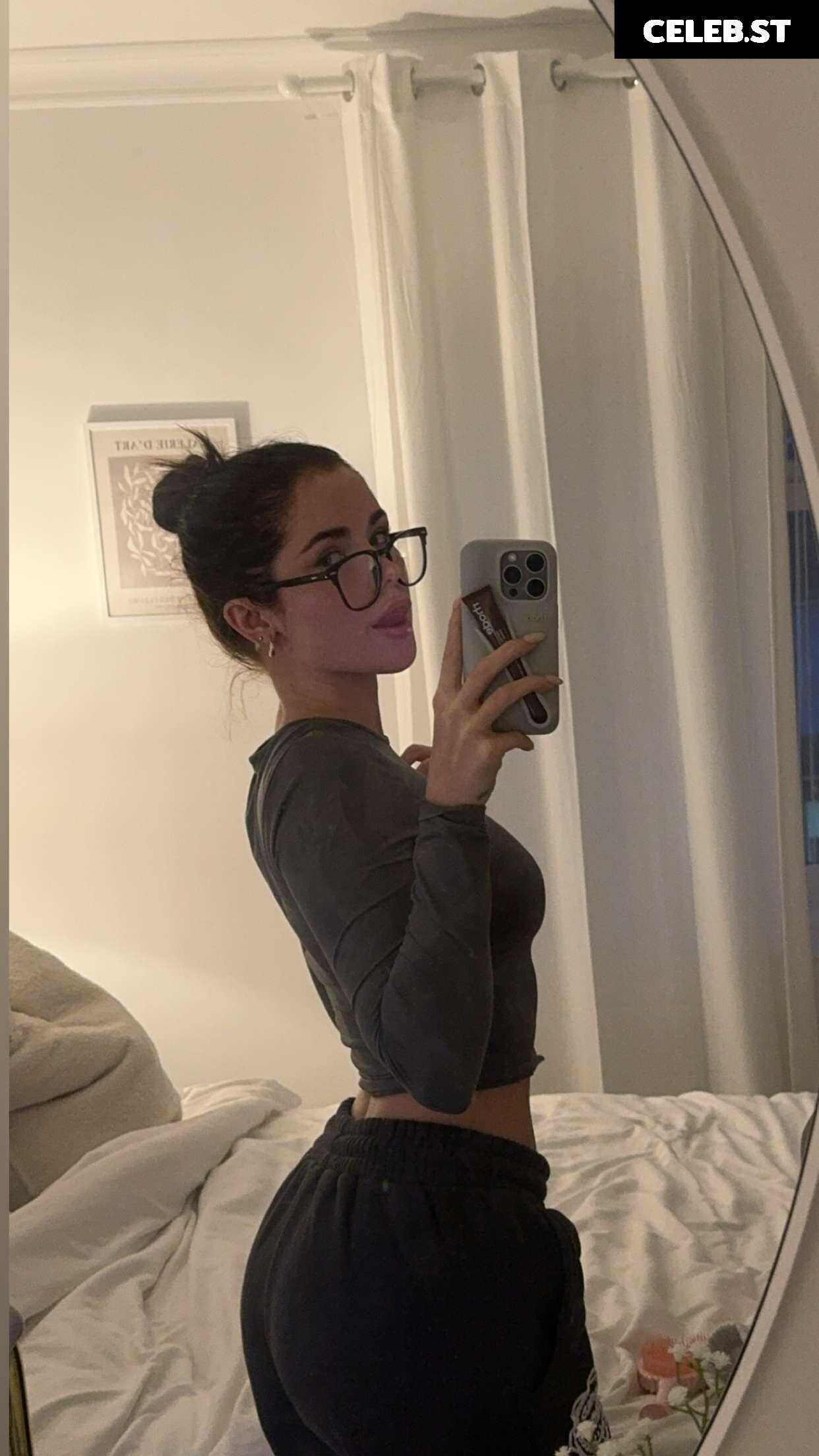 Clarissa Bea Image 635464