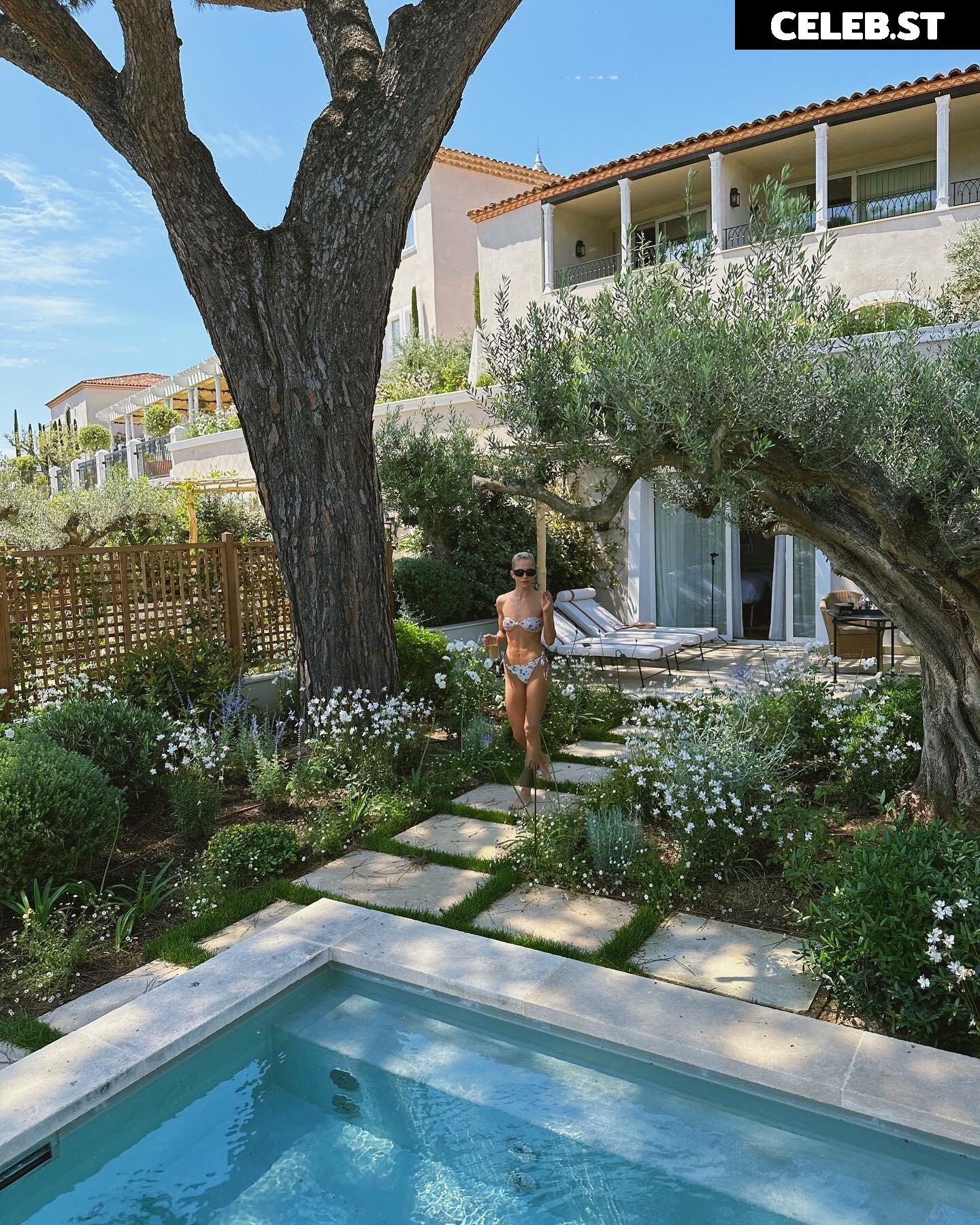 Caro Daur Image 689112