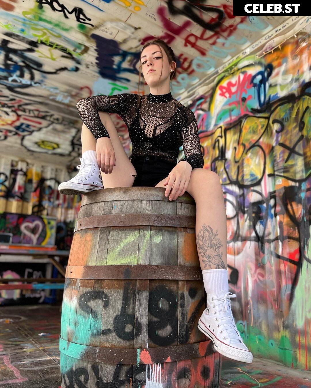 Becca Lynn Image 688043