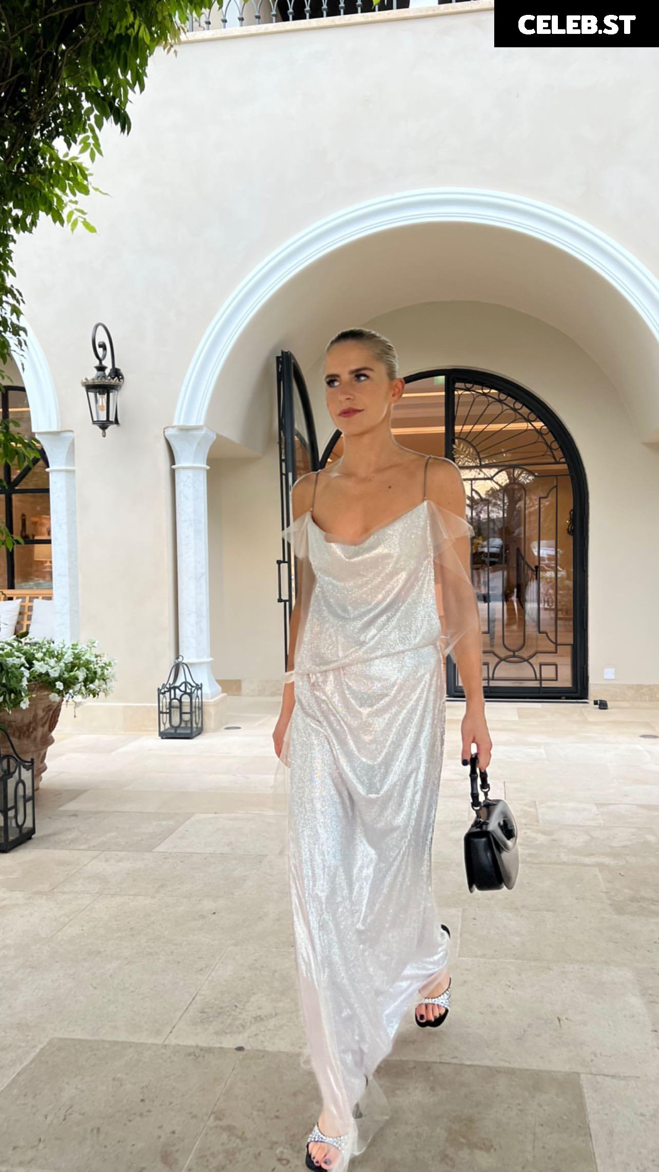 Caro Daur Image 688974