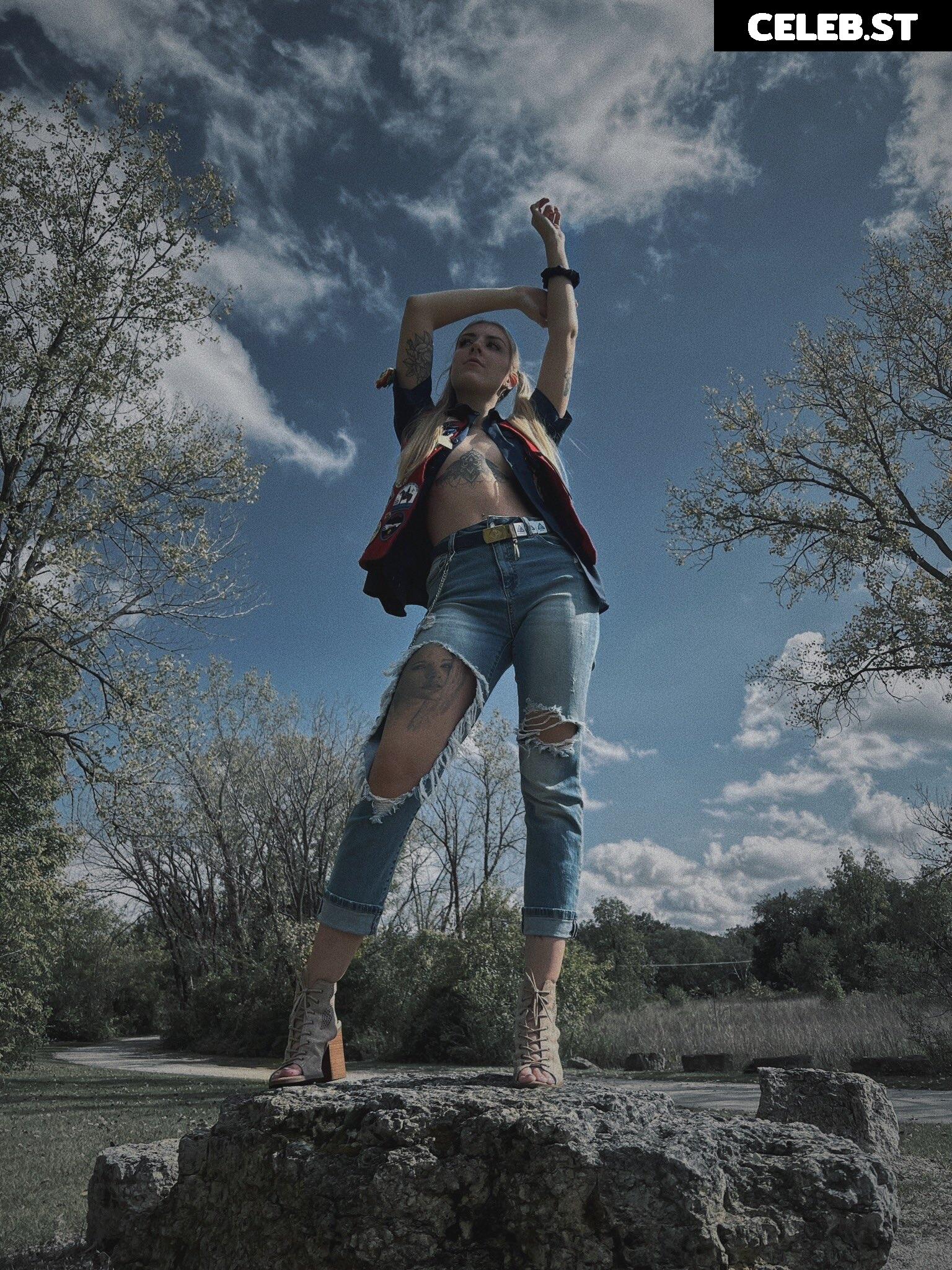 Becca Lynn Image 687028