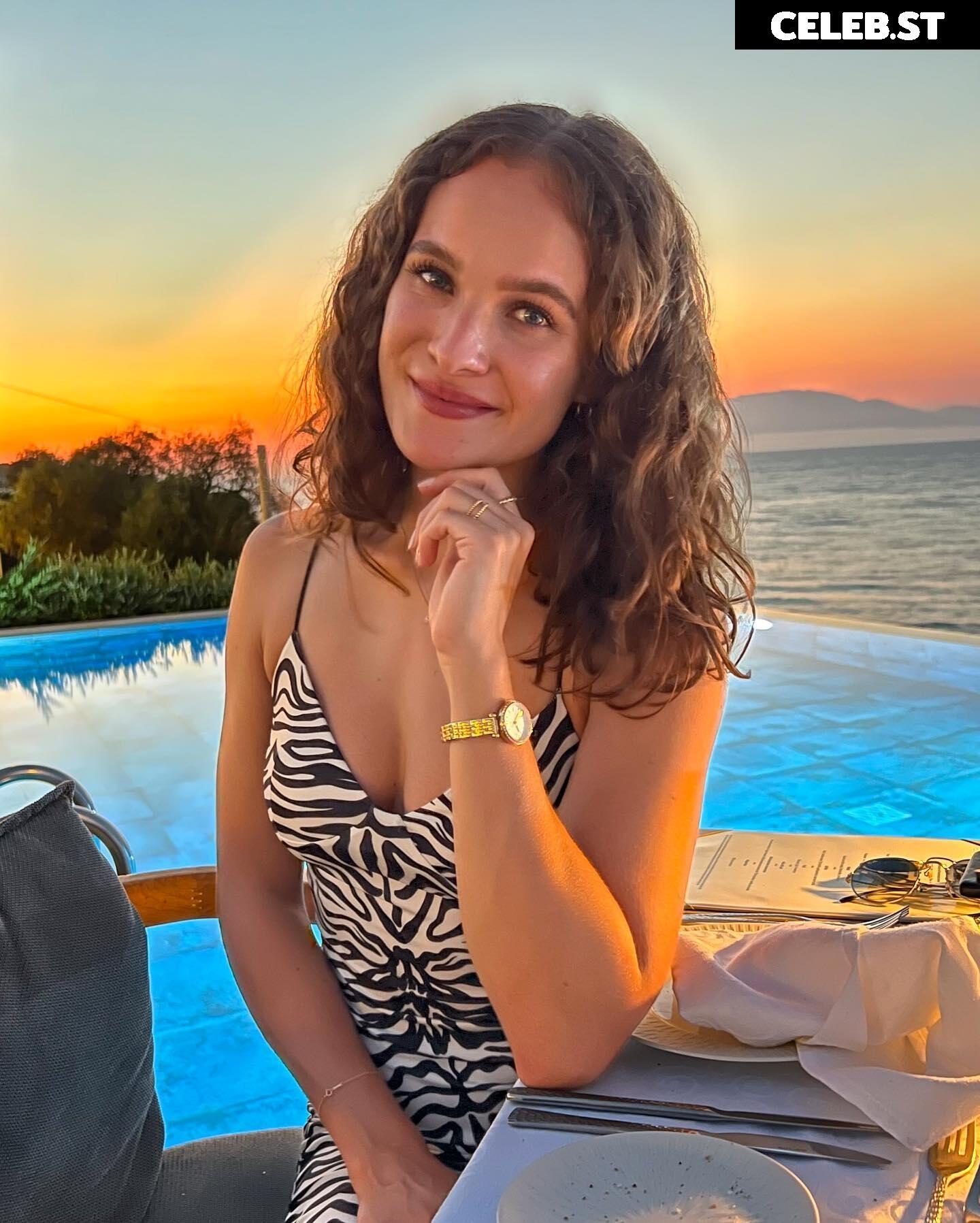 Lara Emilia Image 686874