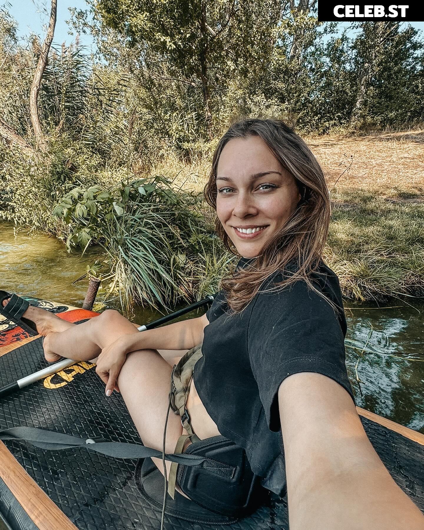 Sabrina Outdoor Image 683926