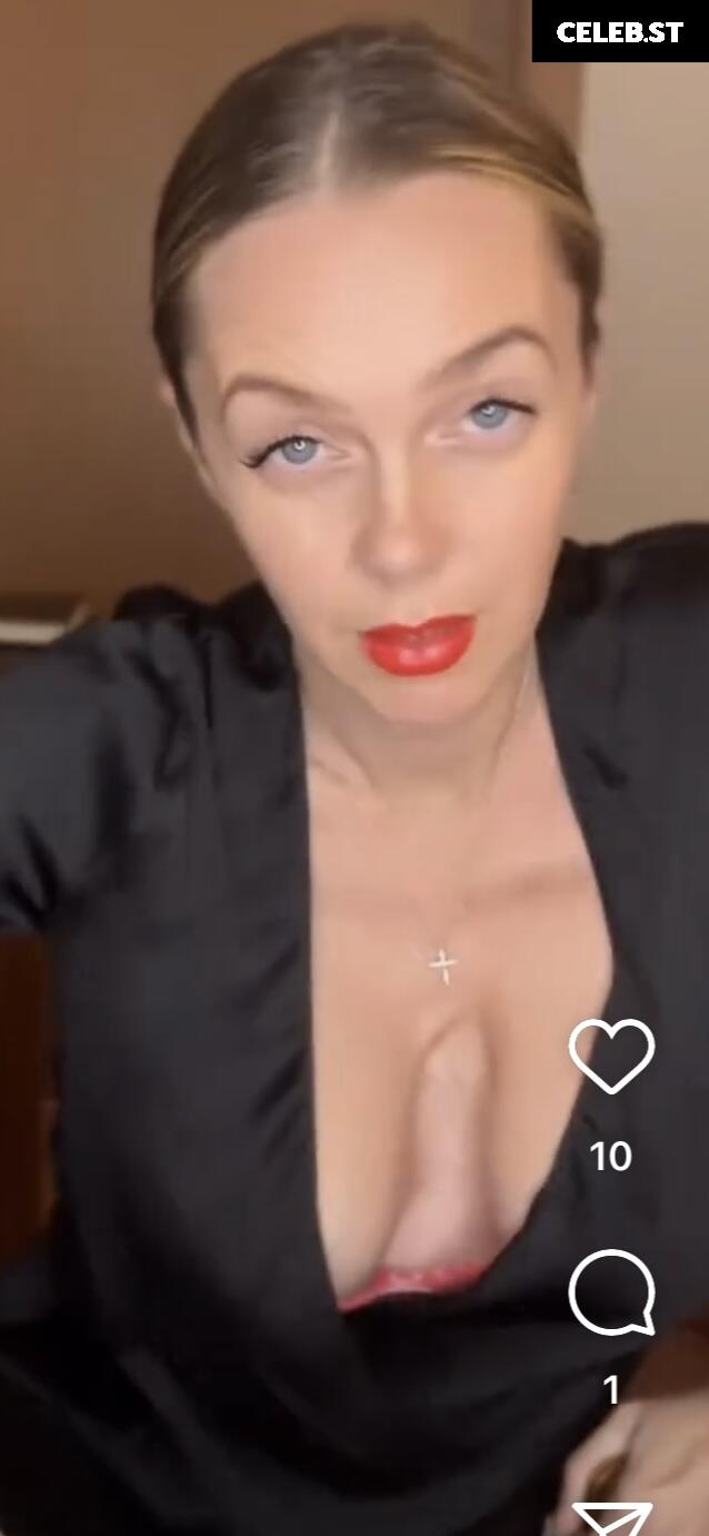 Sexy Julia Image 681693